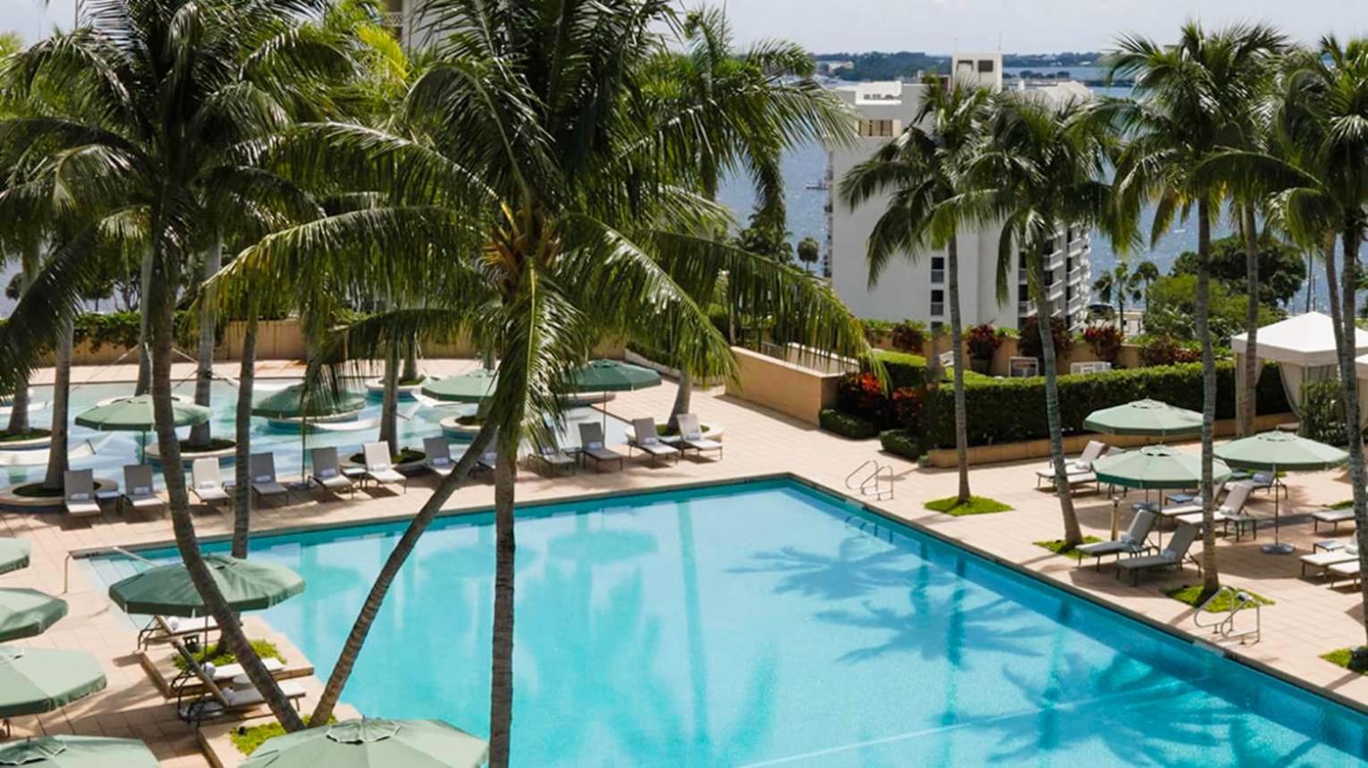 Live the Miami Experience in an Exclusive Condo 4S