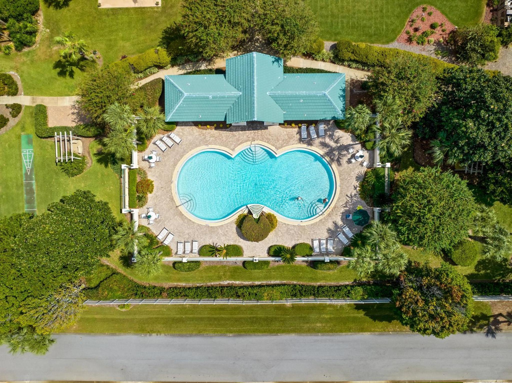 Blanc Bao With Pool And Pickleball view 5