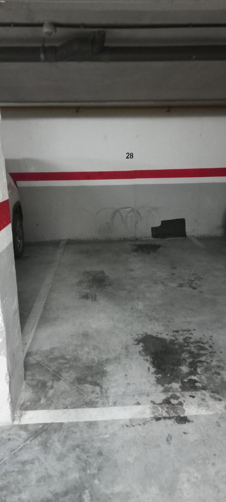 Apartamento con 2 dormitorios, garaje y terraza junto a Valladolid view 5