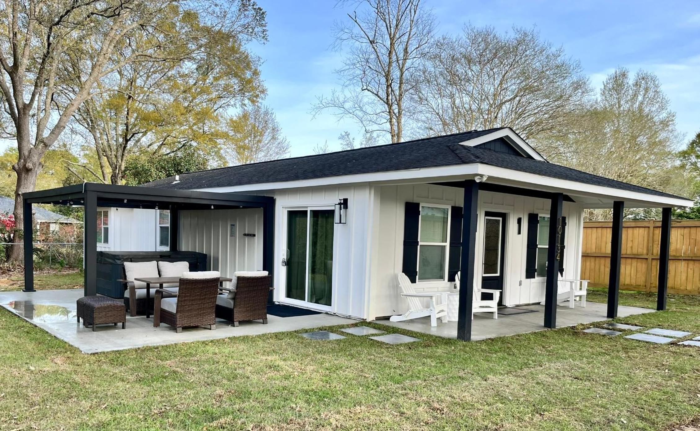Love Shack in Foley/ Hot Tub / Modern Cozy view 5