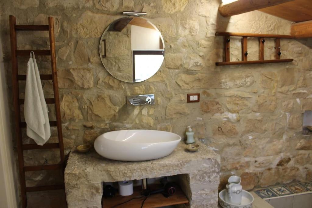 Casale Arezzo - Luxury Villa With Pool & Jacuzzi - Marina di Ragusa view 5