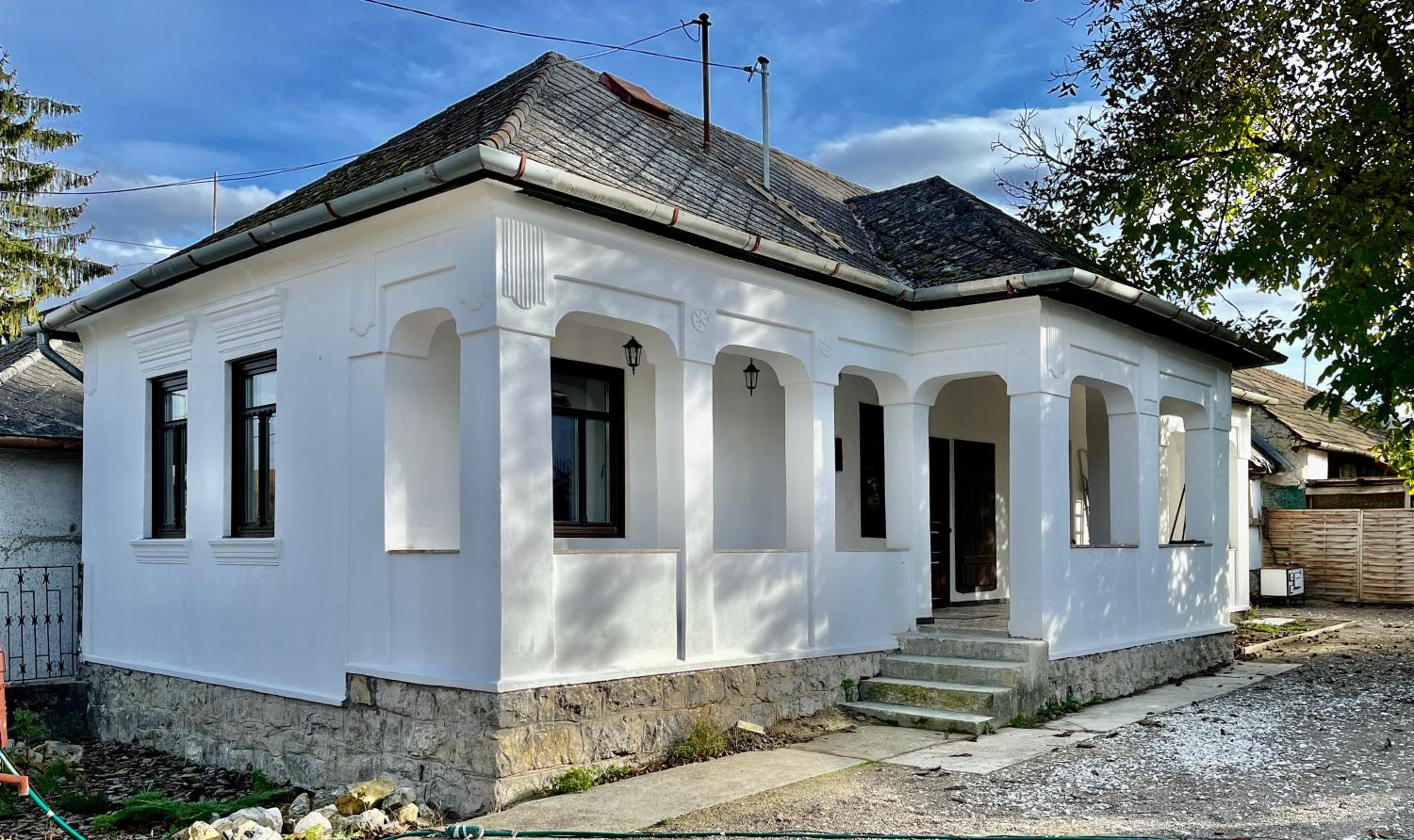 Udvar-ház view 2