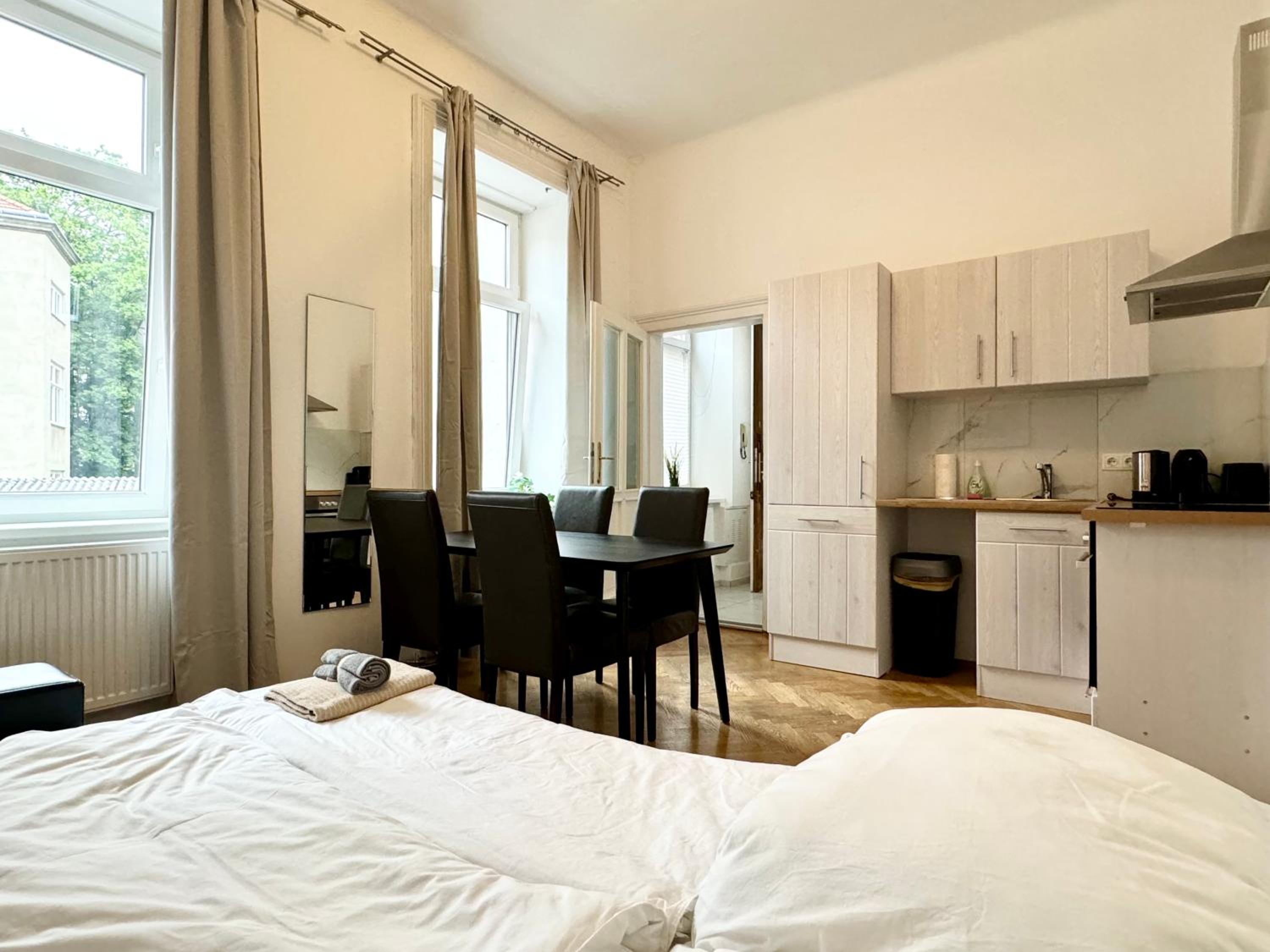 Cosy Apartment located at famous Vienna Kutschkermarkt