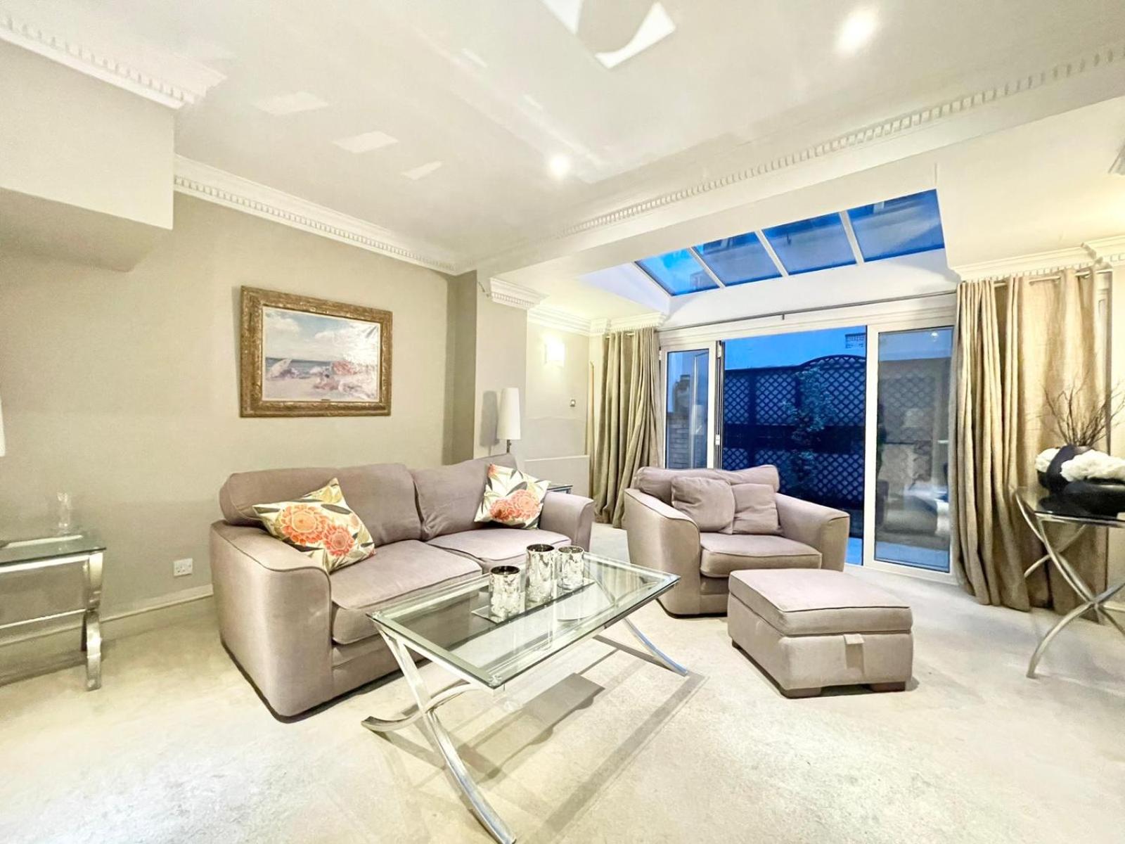 Mayfair 2 Bedroom With Large Private Terrace - main view