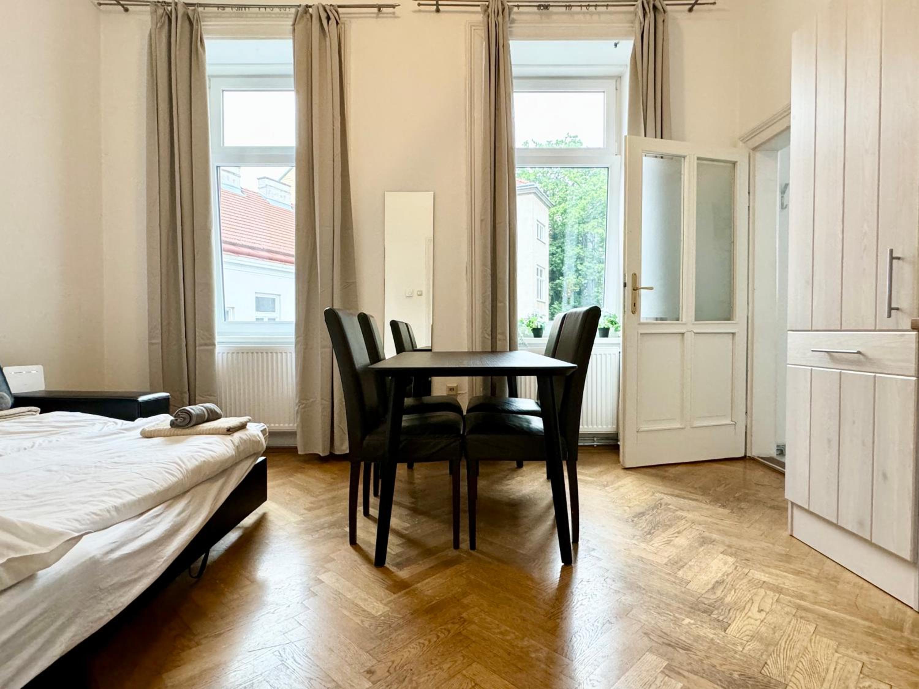 Cosy Apartment located at famous Vienna Kutschkermarkt