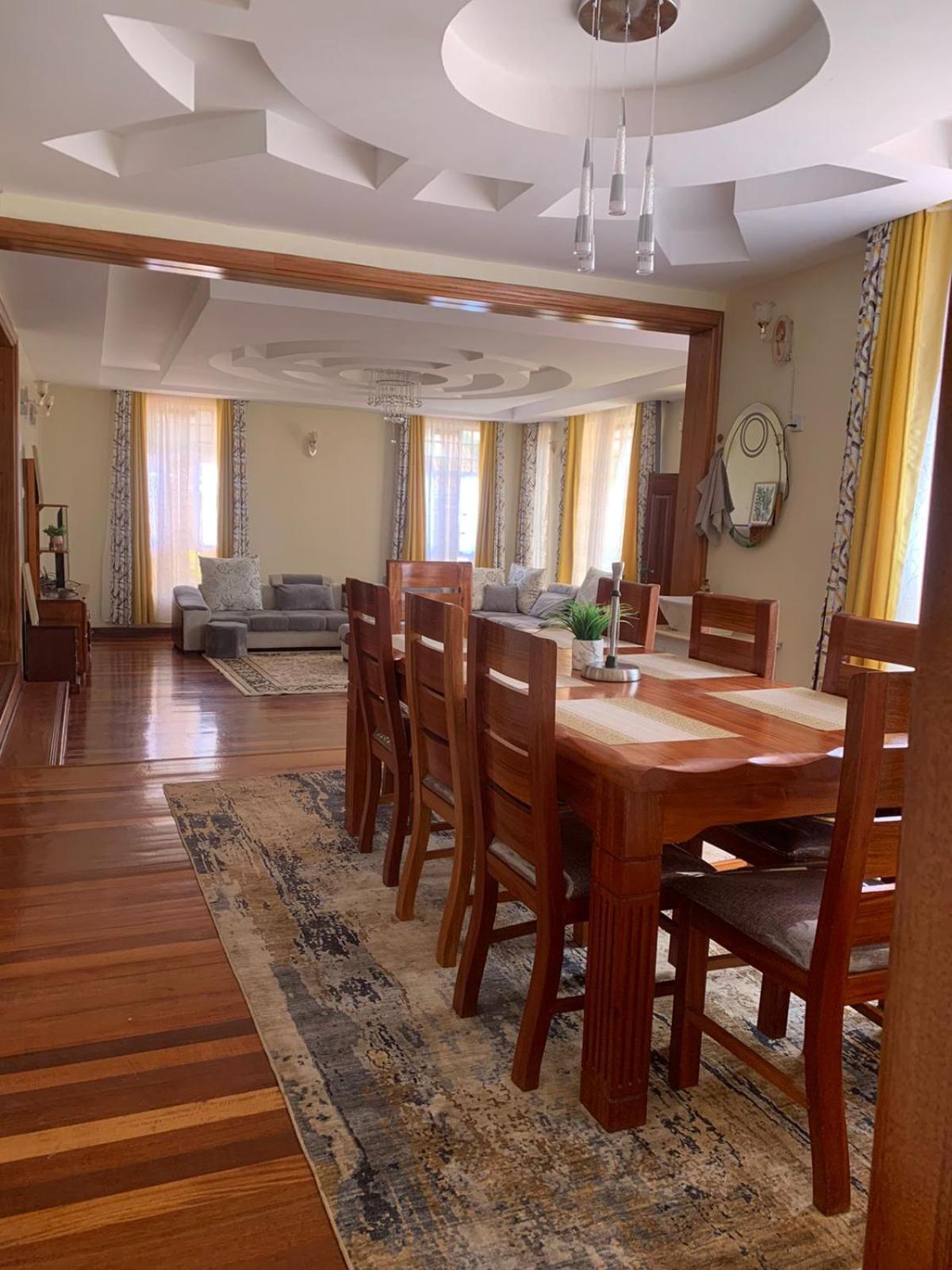 8 BEDROOM VILLA-Runda Gigiri Homestay view 4