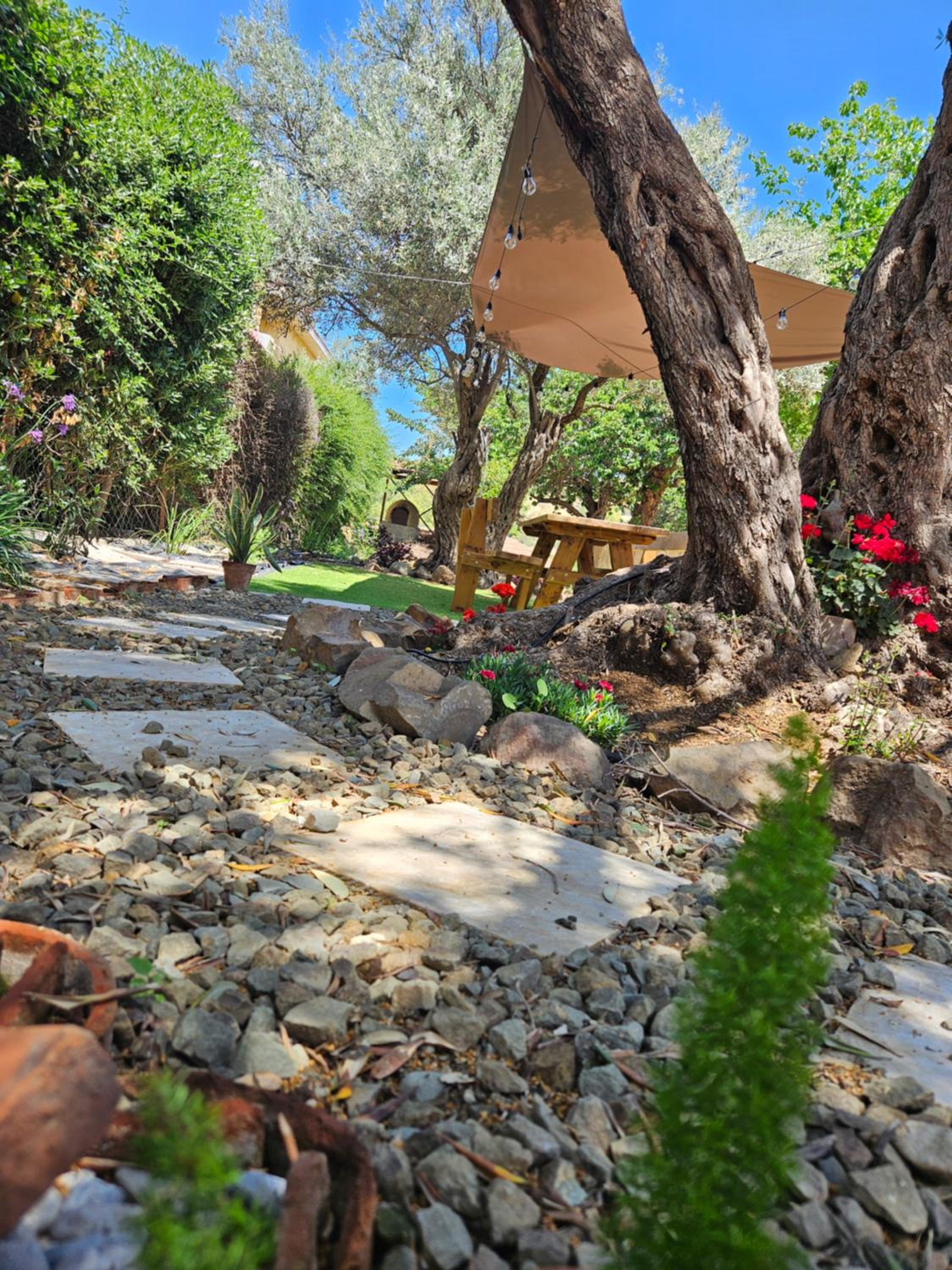 Traditional adobe house in Evrychou with cozy garden and fireplace!