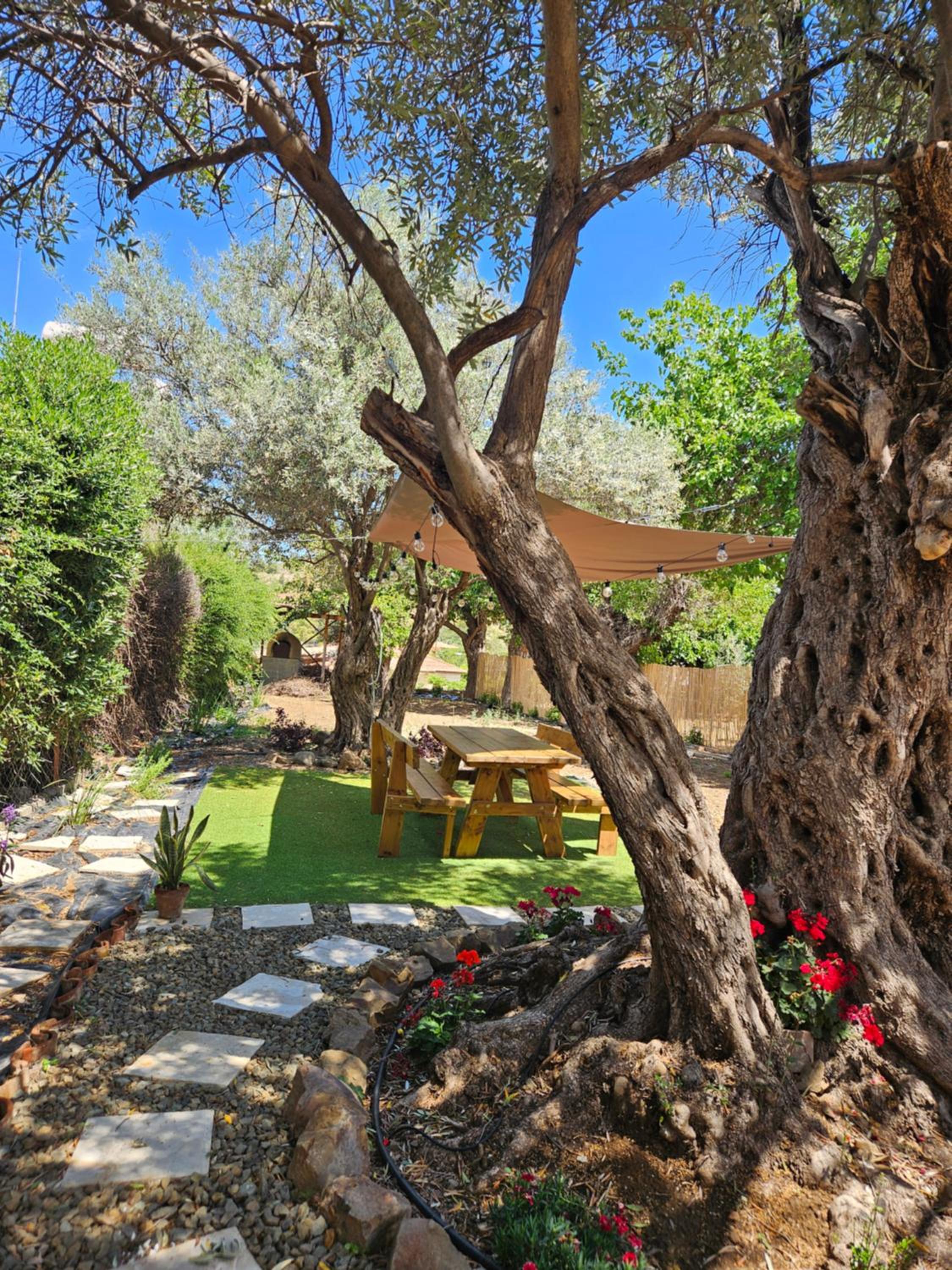 Traditional adobe house in Evrychou with cozy garden and fireplace!