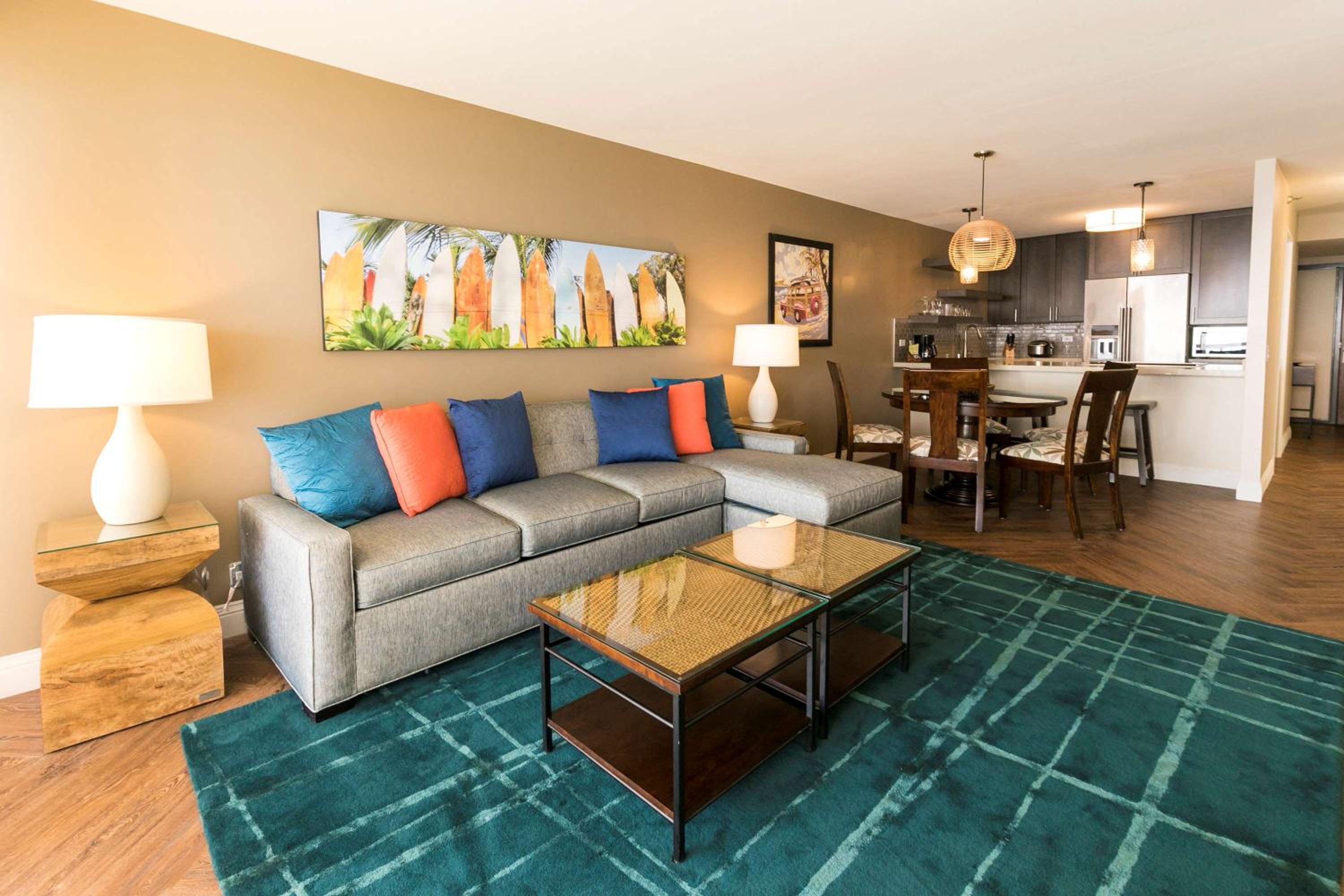 Aston Waikiki Beach Tower: hotel room photo
