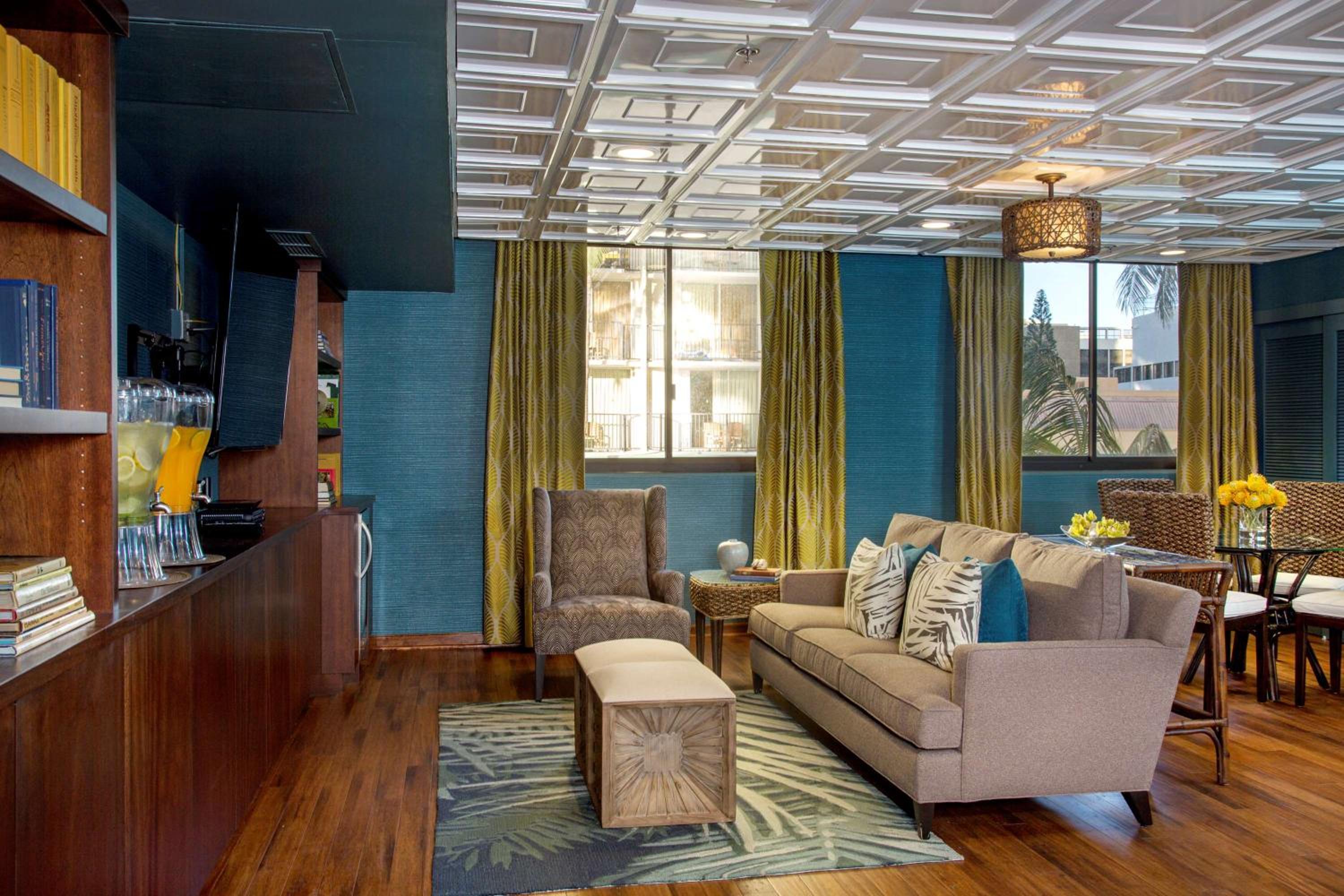 Aston Waikiki Beach Tower: lounge photo