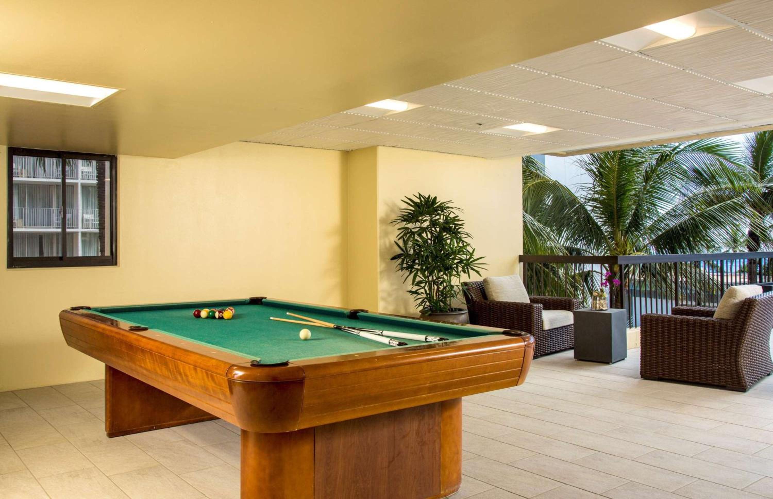Aston Waikiki Beach Tower: activities & amenities photo