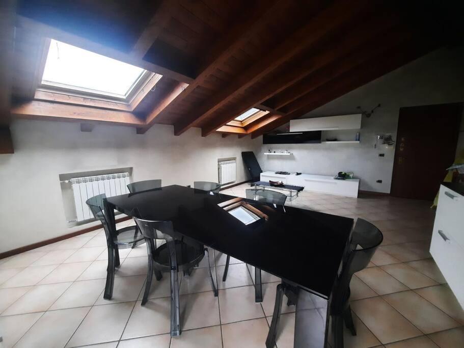 Origgio business apt Italyving