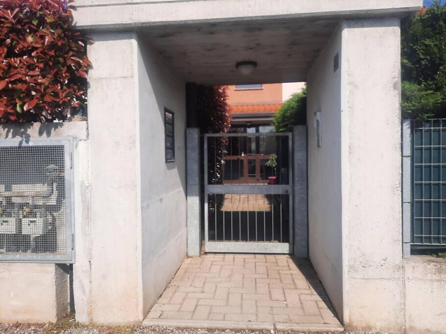 Origgio business apt Italyving