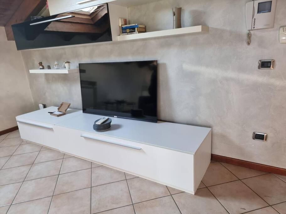Origgio business apt Italyving