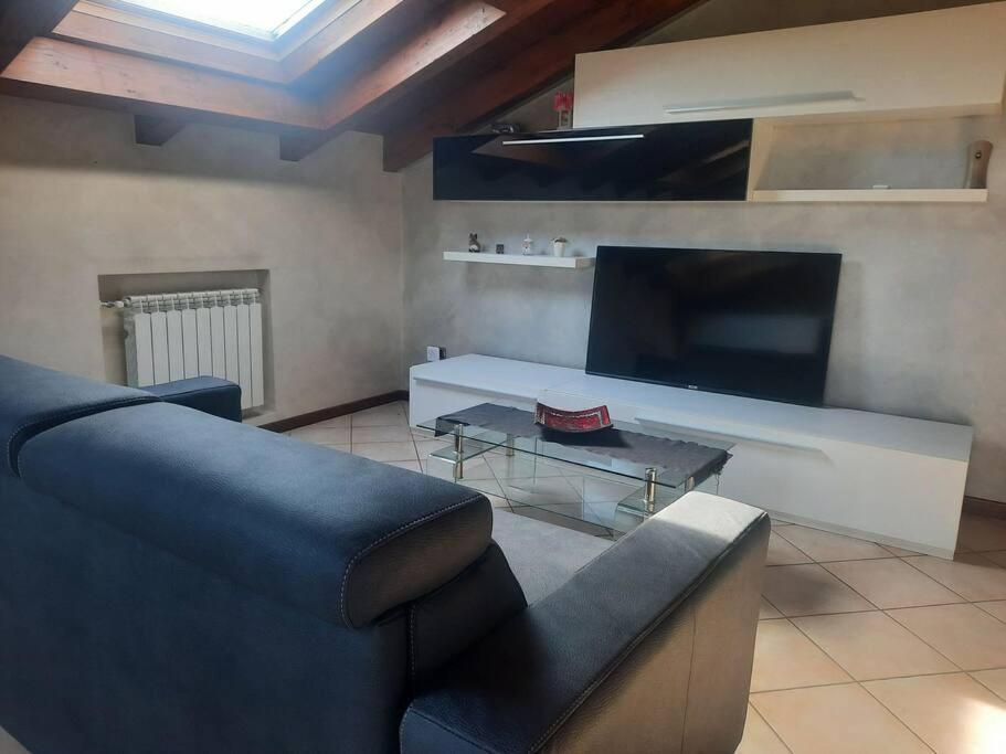 Origgio business apt Italyving