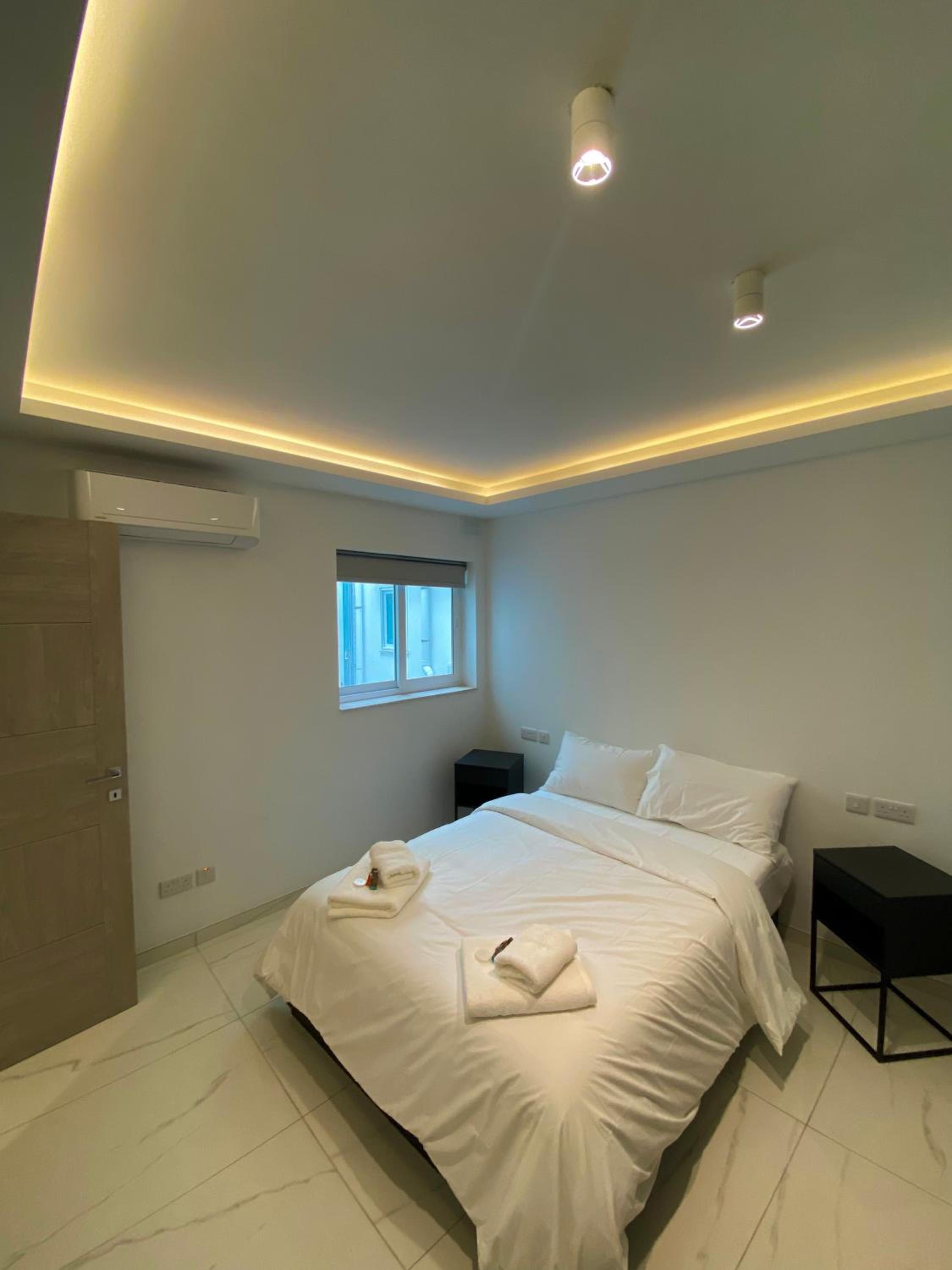 Tigné Sliema Three Bedrooms Apartment view 5