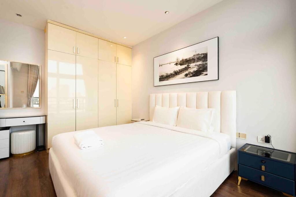 The Rixx Luxury Apartment at Ben Thanh with pool and gym