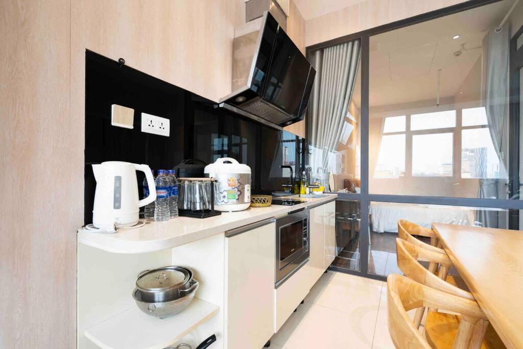 The Rixx Luxury Apartment at Ben Thanh with pool and gym