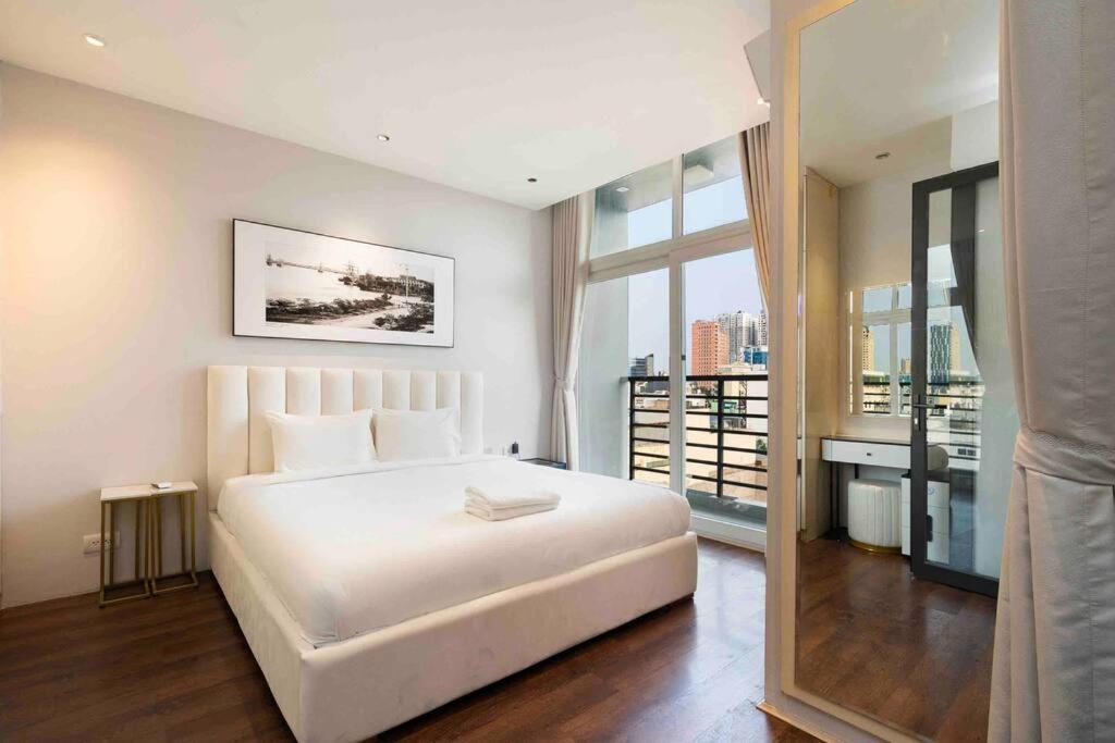 The Rixx Luxury Apartment at Ben Thanh with pool and gym