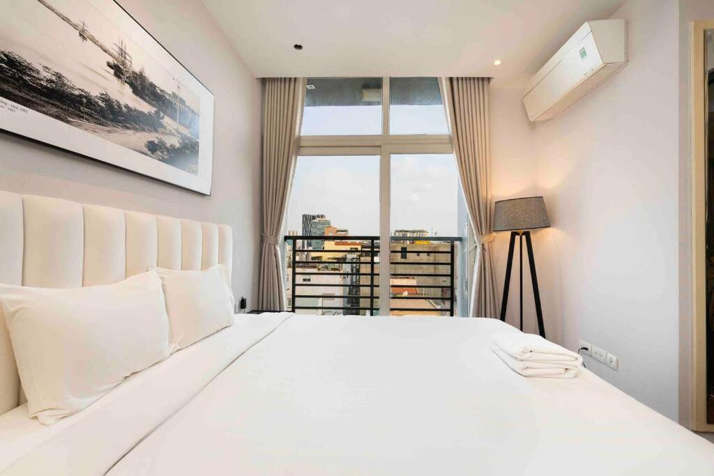 The Rixx Luxury Apartment at Ben Thanh with pool and gym