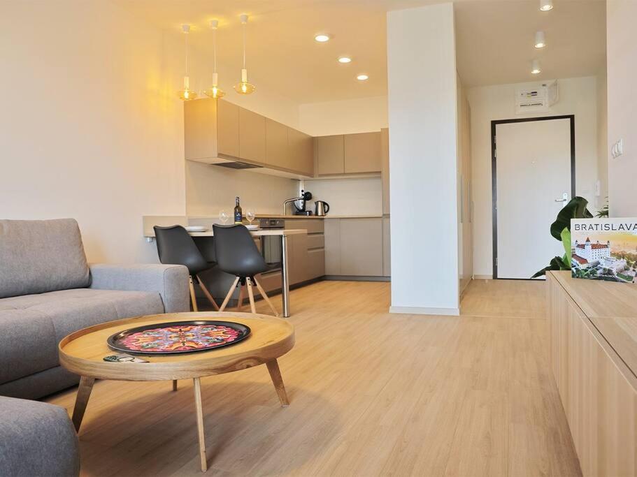 Luxury 2 Room Apartment nr3 by Bratislavatrip view 5
