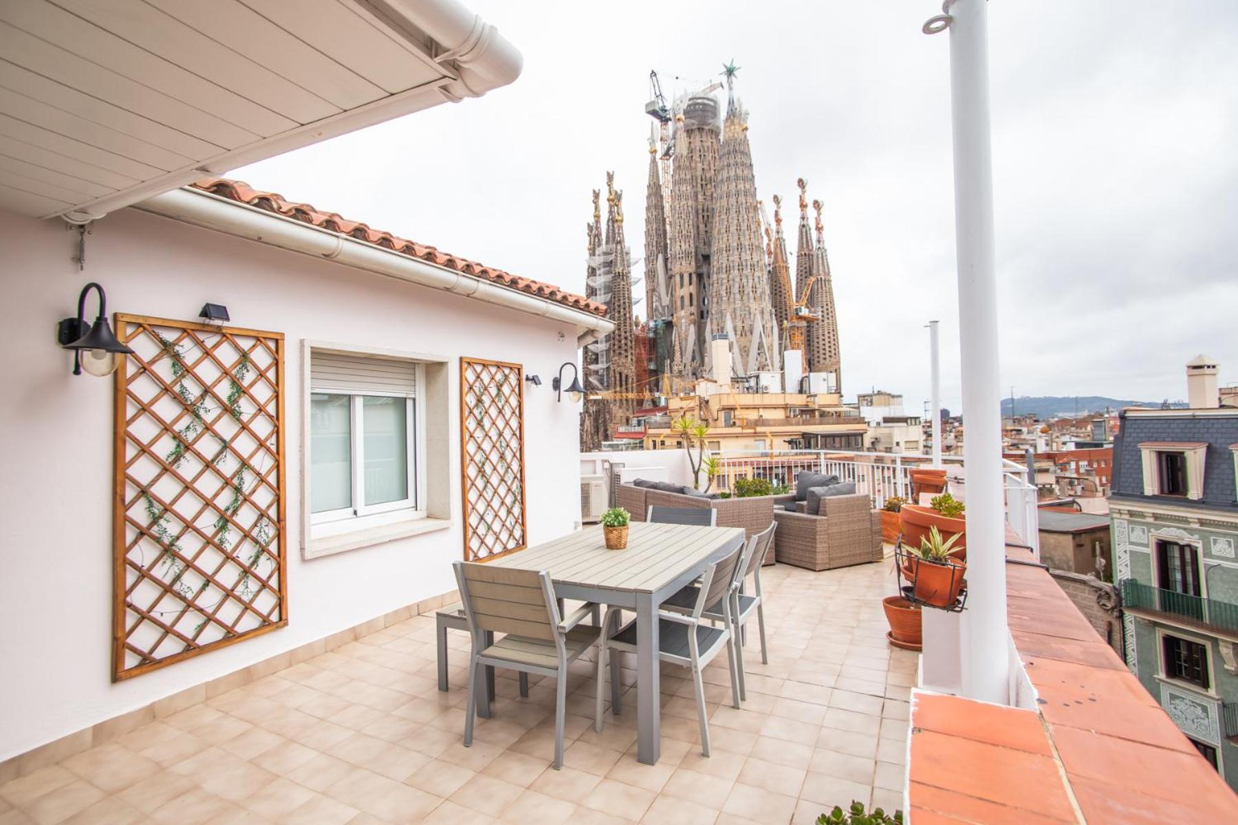 A1mar1023 Breathtaking rooftop in Sagrada Familia