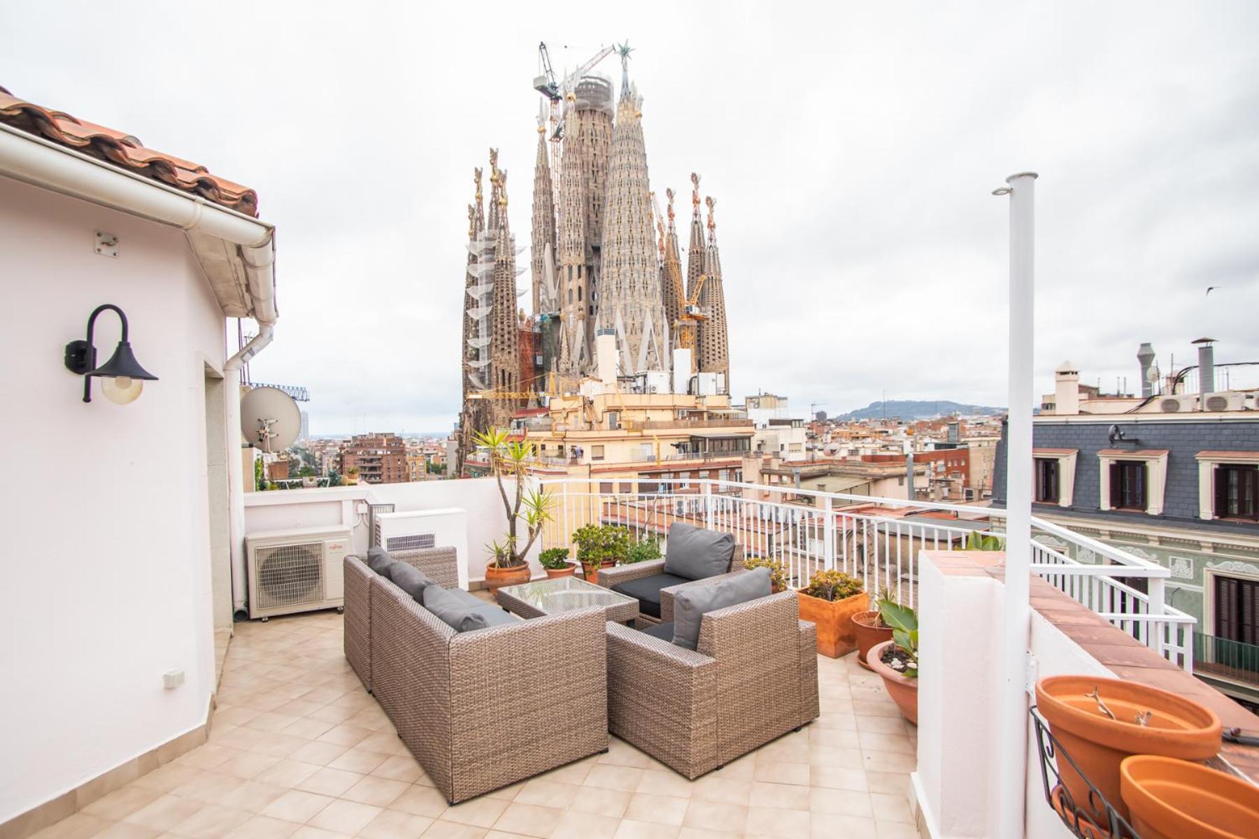 A1mar1023 Breathtaking rooftop in Sagrada Familia
