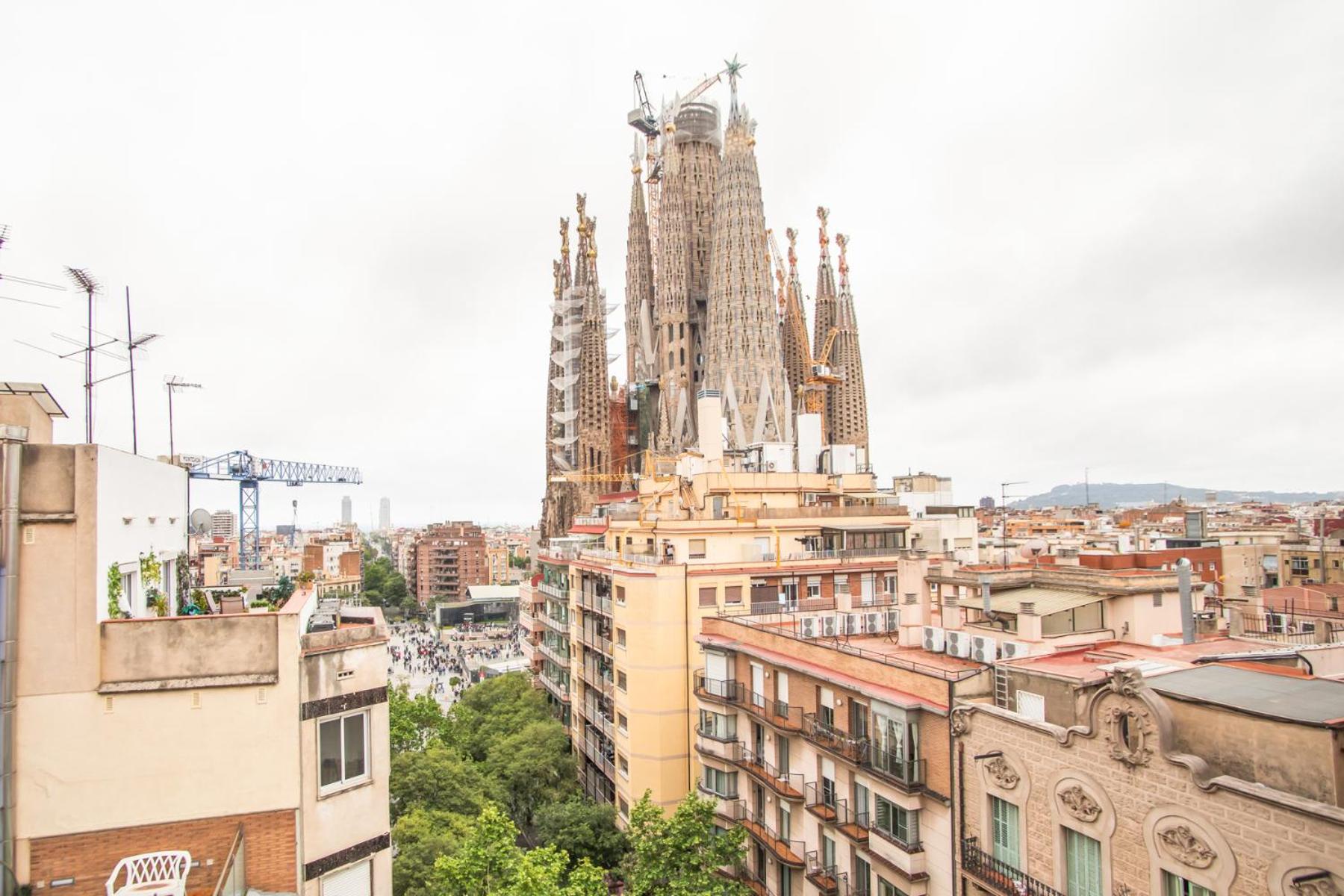 A1mar1023 Breathtaking rooftop in Sagrada Familia