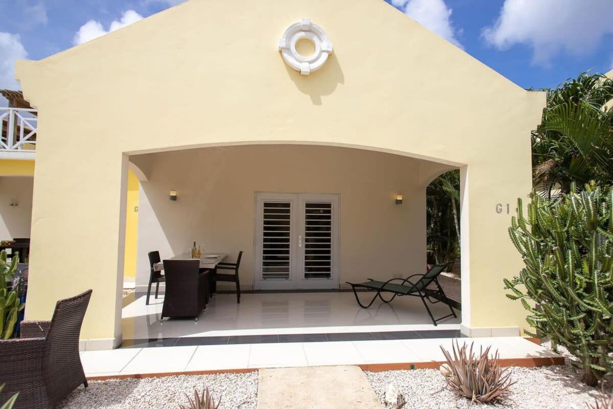 Caracara G1 Relax & Dive Resort Bonaire Village