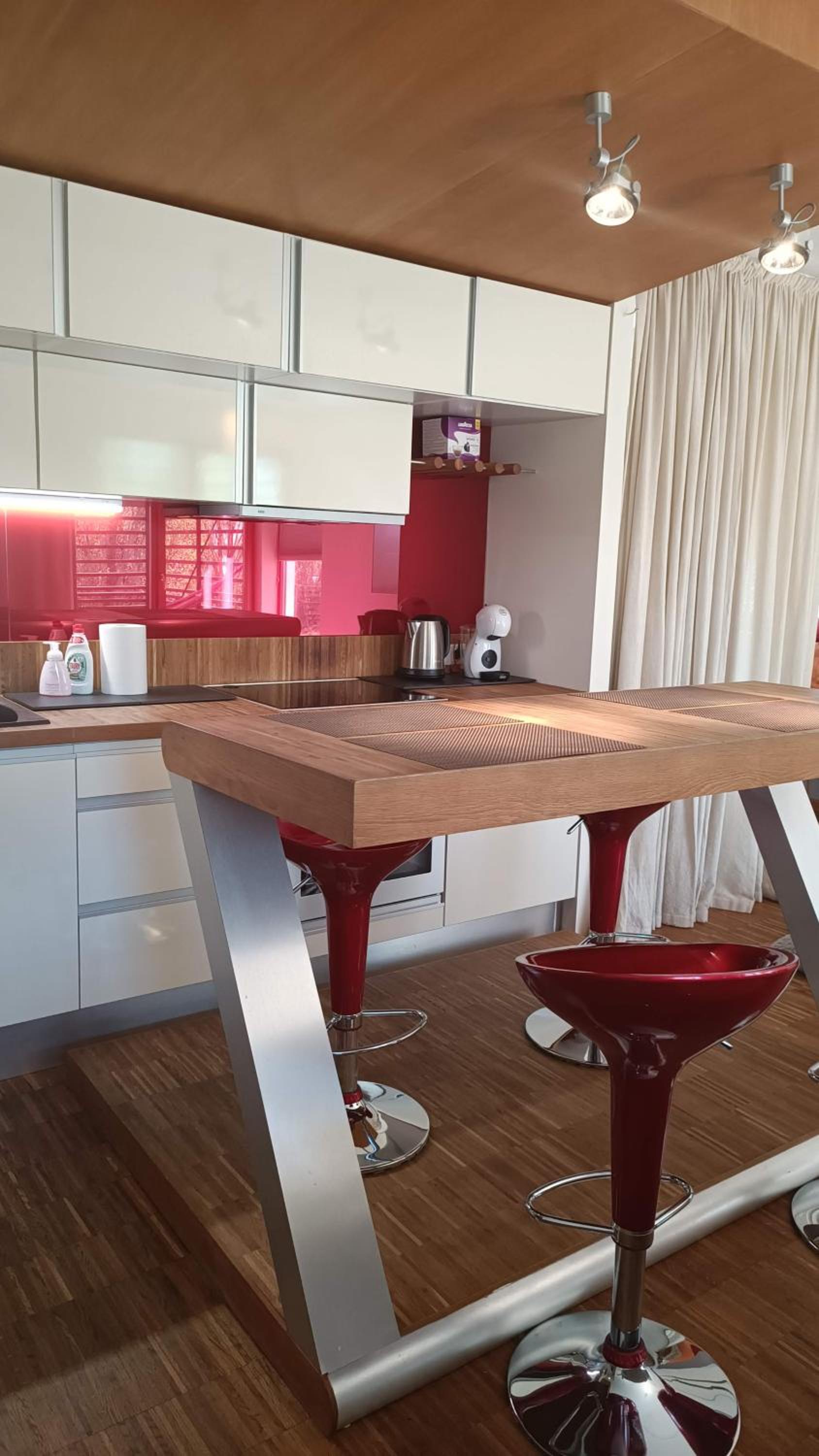Papli Holiday Studio