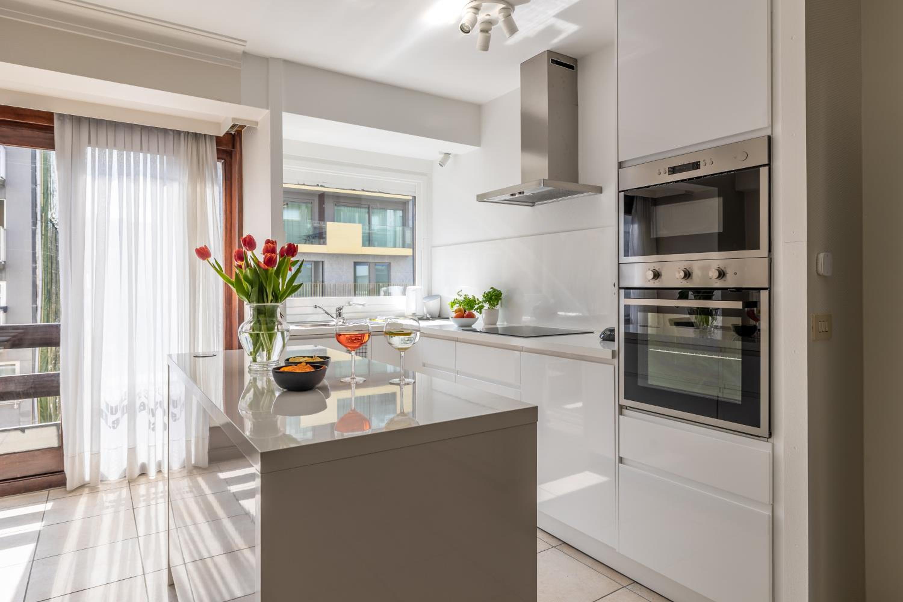 WeLoveOostende - Newly renovated large apartment 150m from the beach - Including bed sheets and final clea-ning