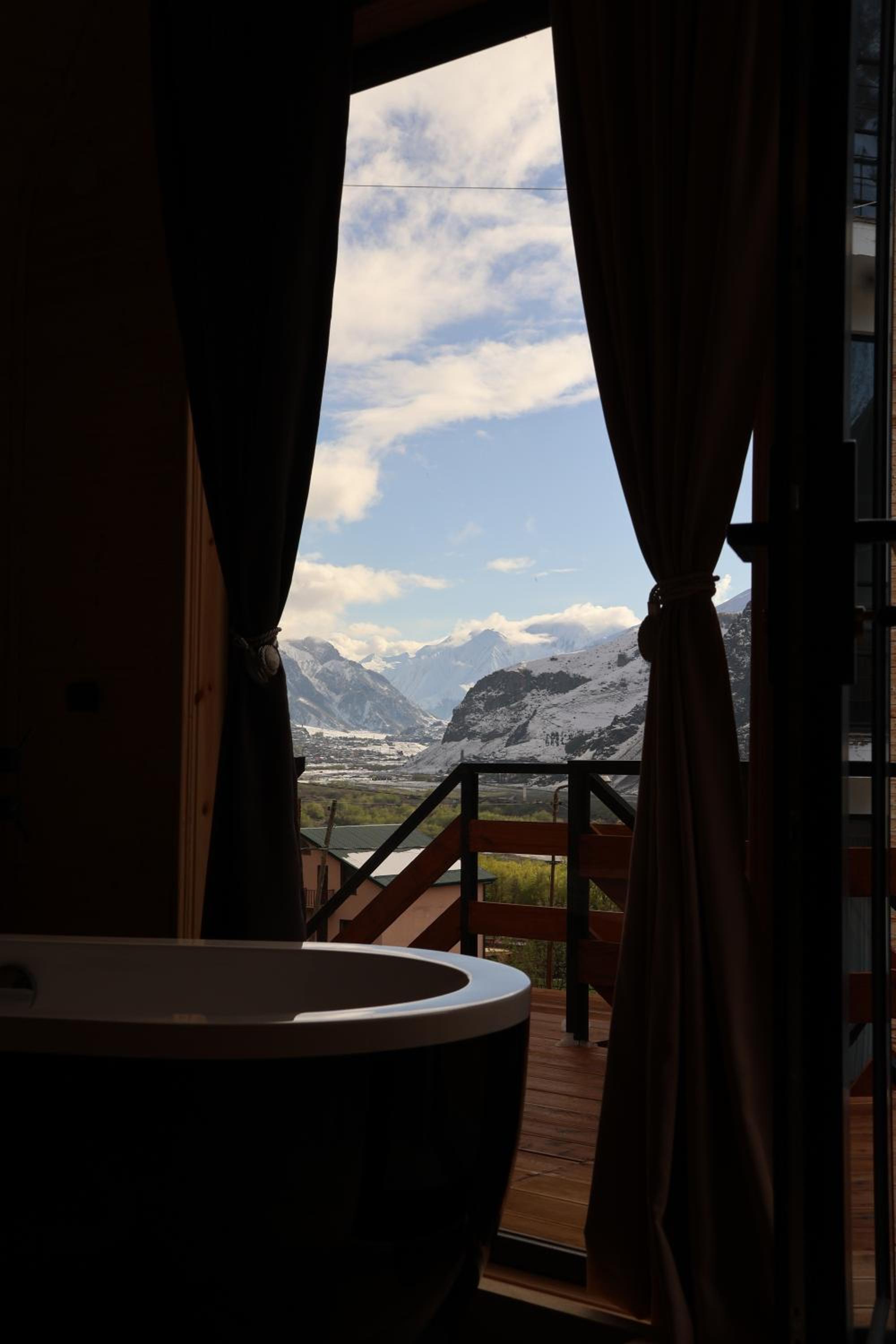 Outdoor Cottages Kazbegi