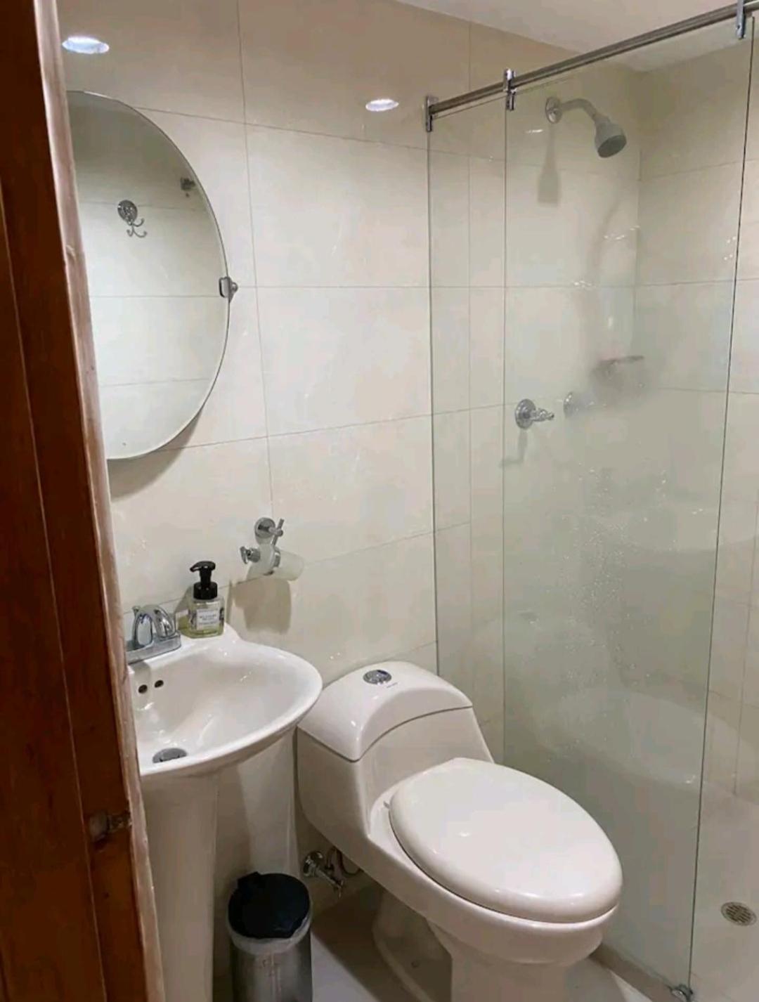 Habitacion laureles /conquistadores .