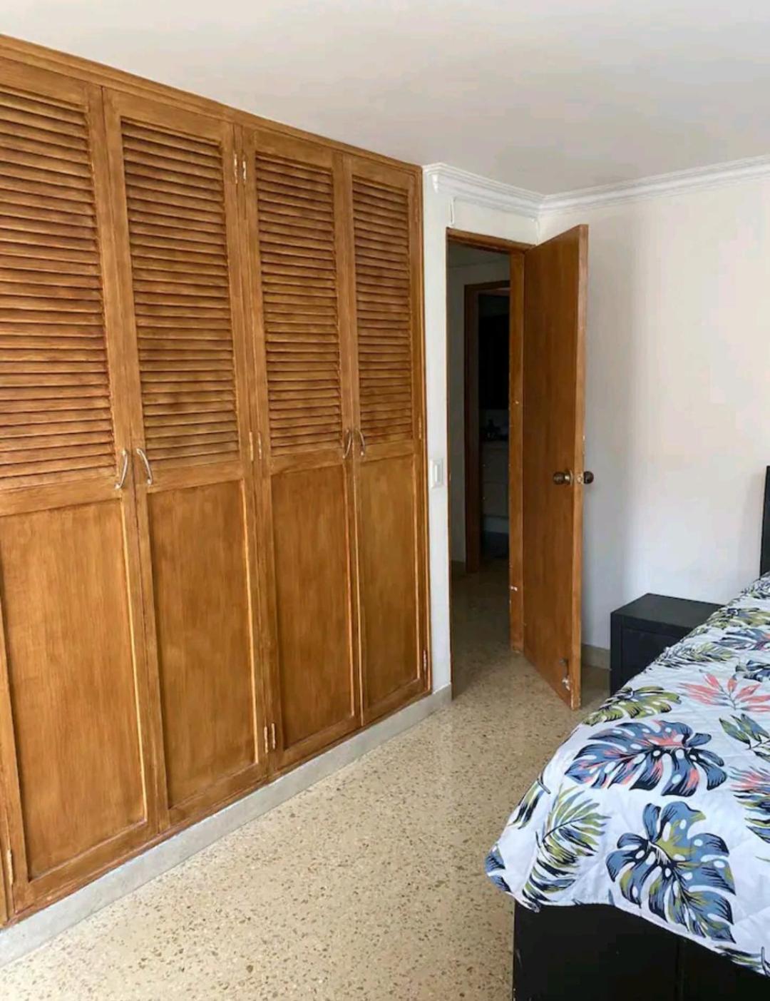 Habitacion laureles /conquistadores .
