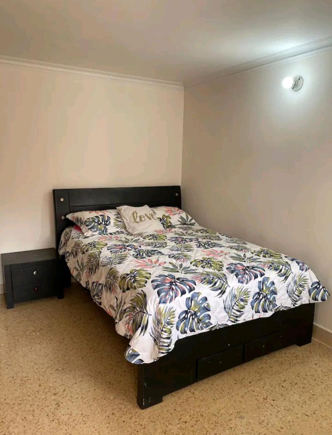 Habitacion laureles /conquistadores .