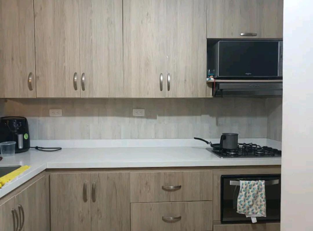 Habitacion laureles /conquistadores .