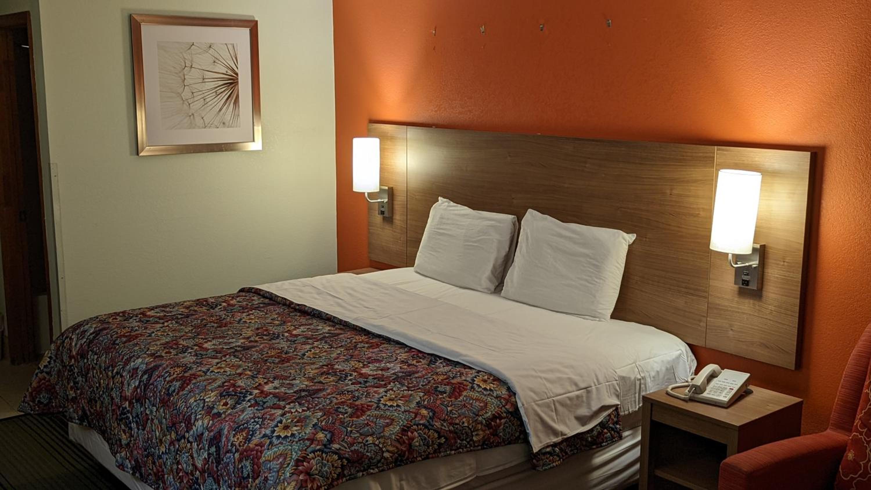 Budget Host Inn - Image 4