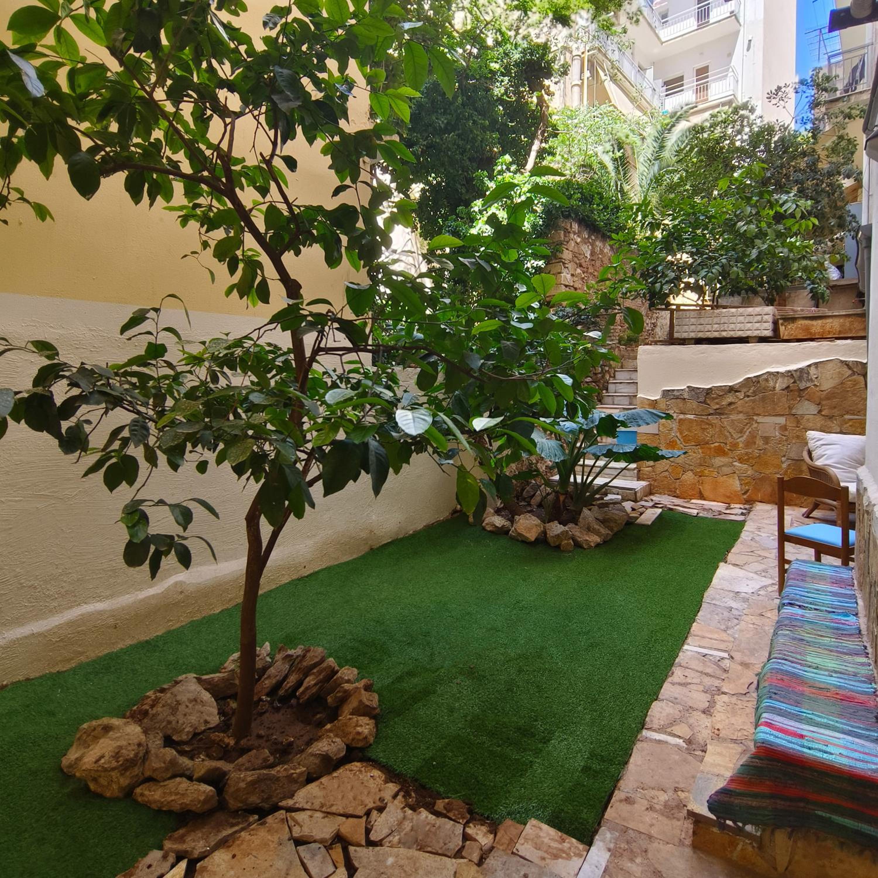 Zen Garden, 600m from Acropolis Museum