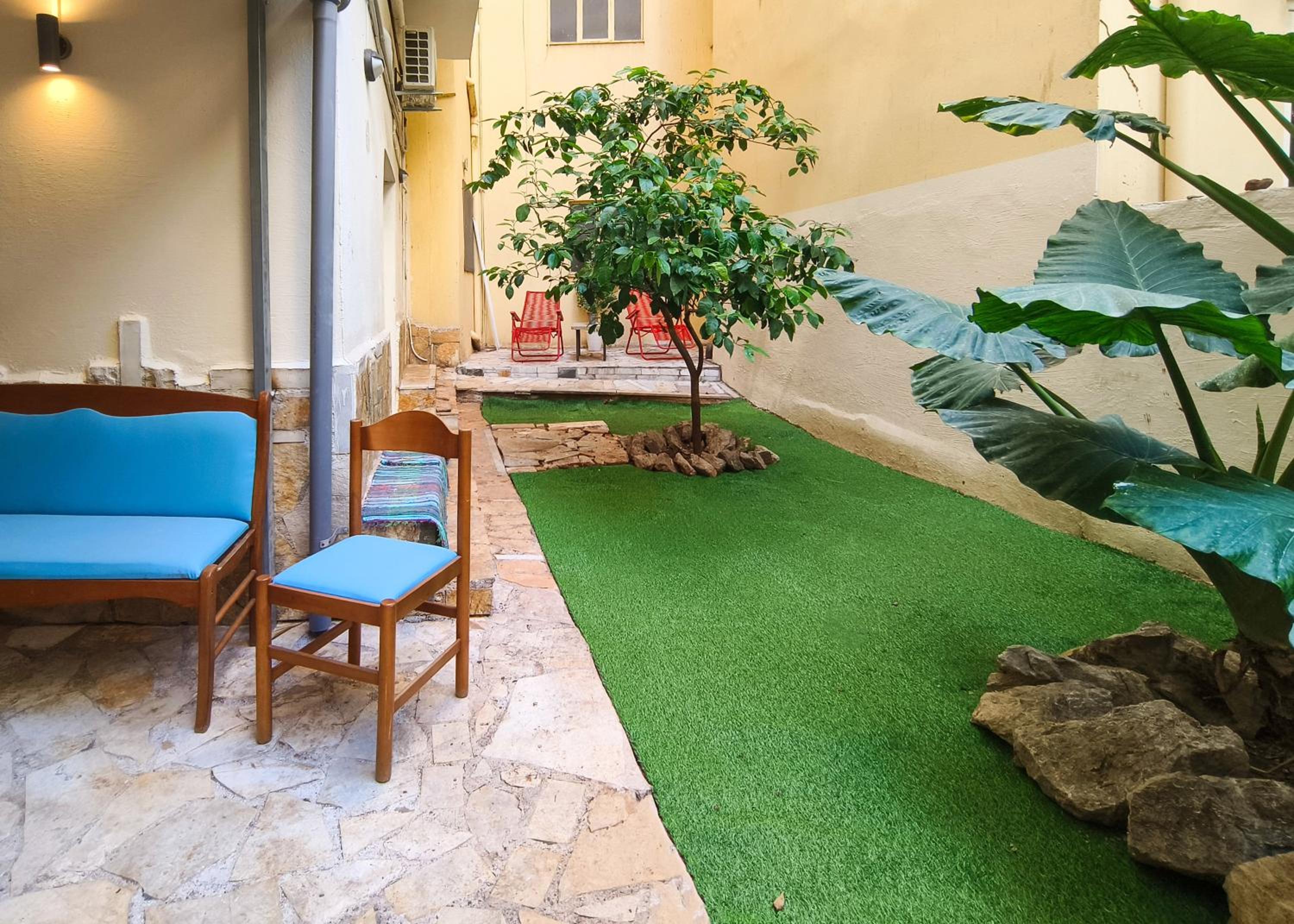Zen Garden, 600m from Acropolis Museum