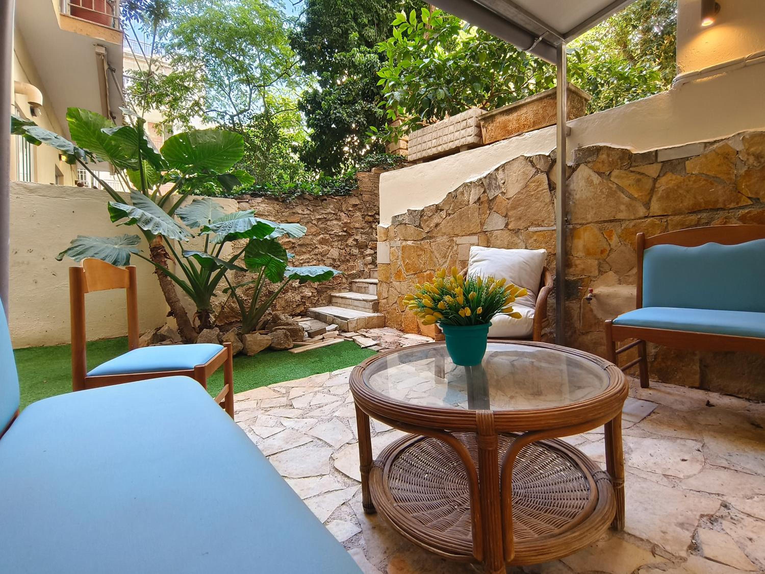 Zen Garden, 600m from Acropolis Museum