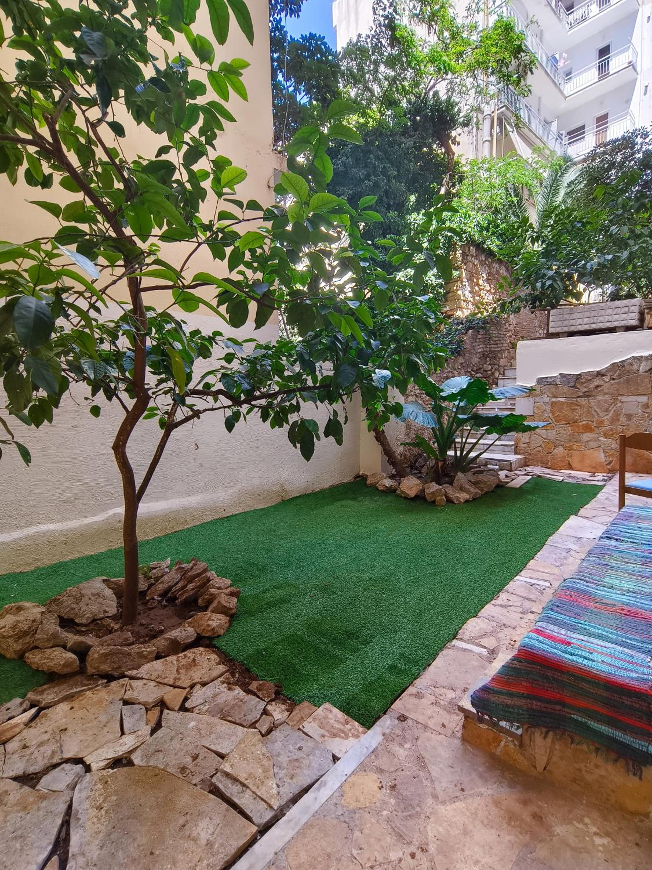 Zen Garden, 600m from Acropolis Museum
