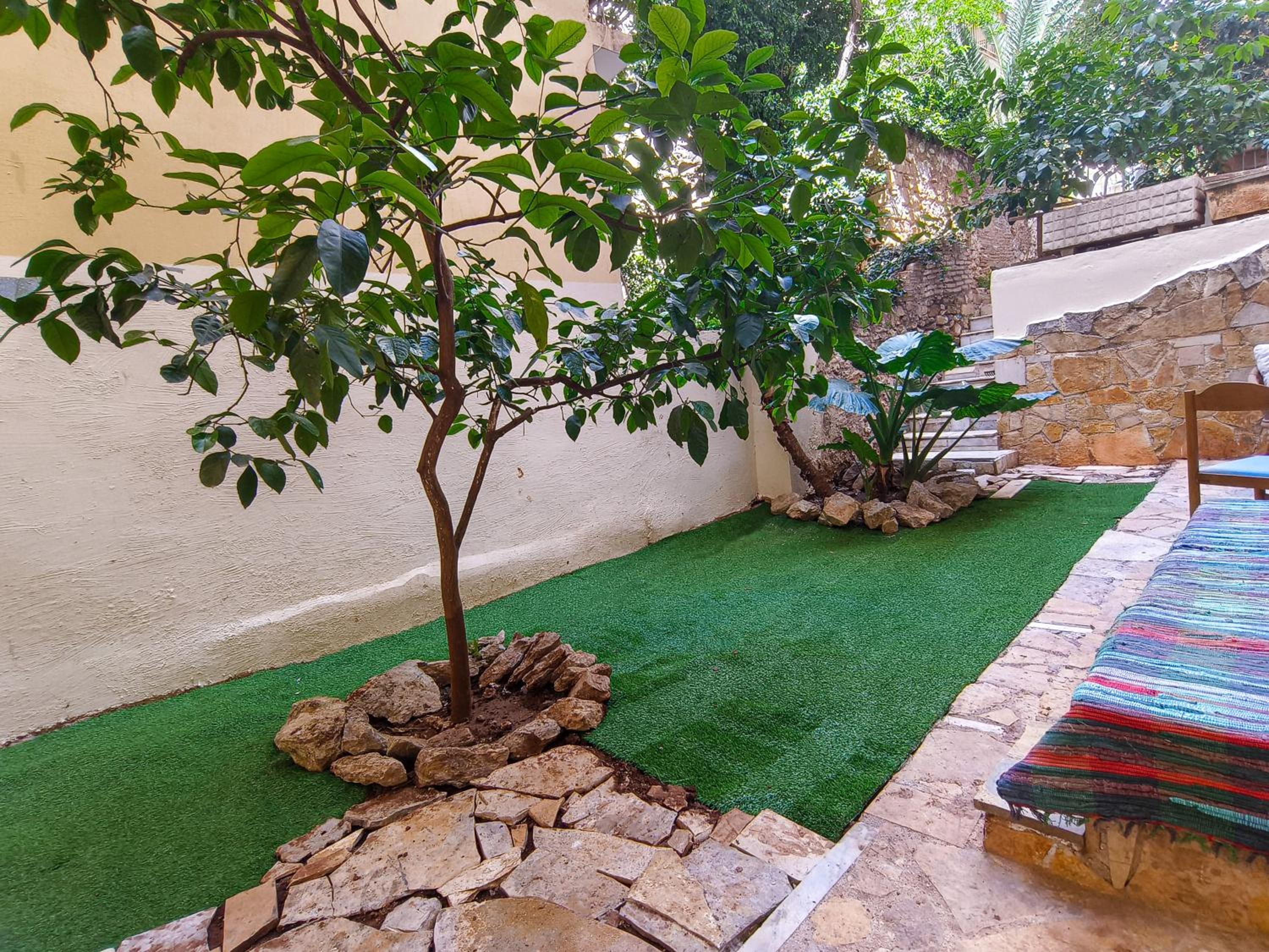Zen Garden, 600m from Acropolis Museum