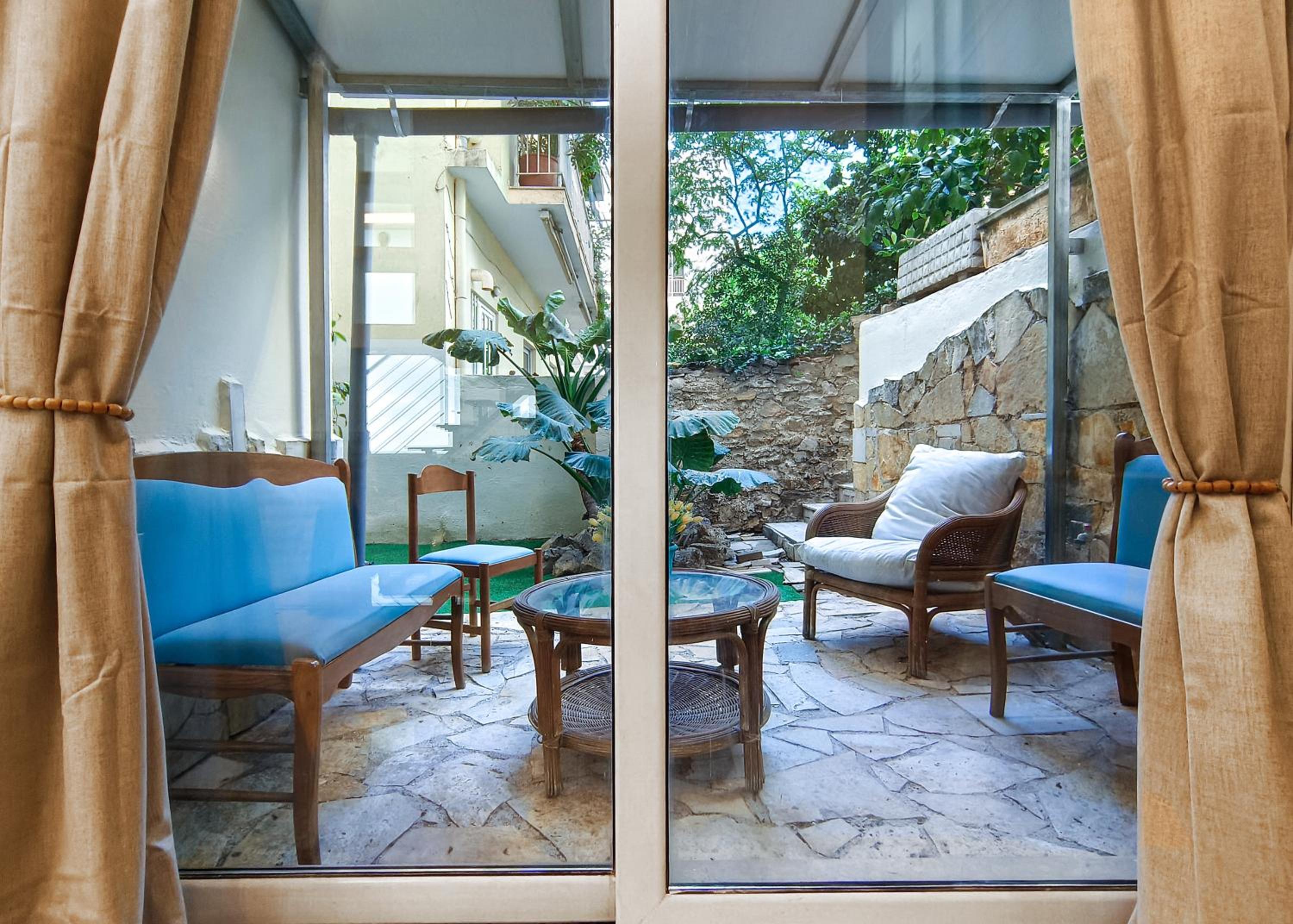 Zen Garden, 600m from Acropolis Museum