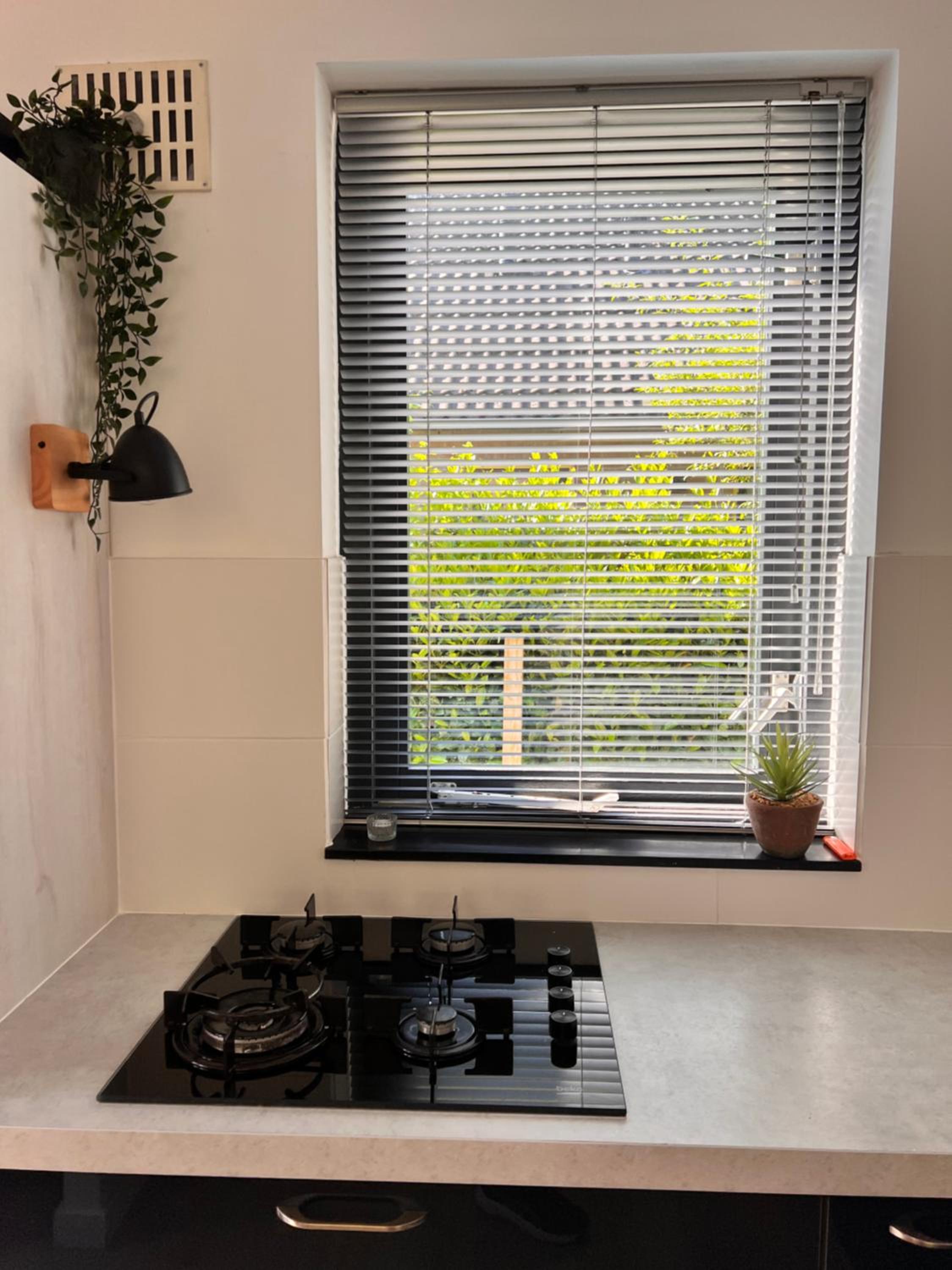 Vrijstaande 6 persoons Bungalow hottub en pizzaoven op vakantiepark view 5