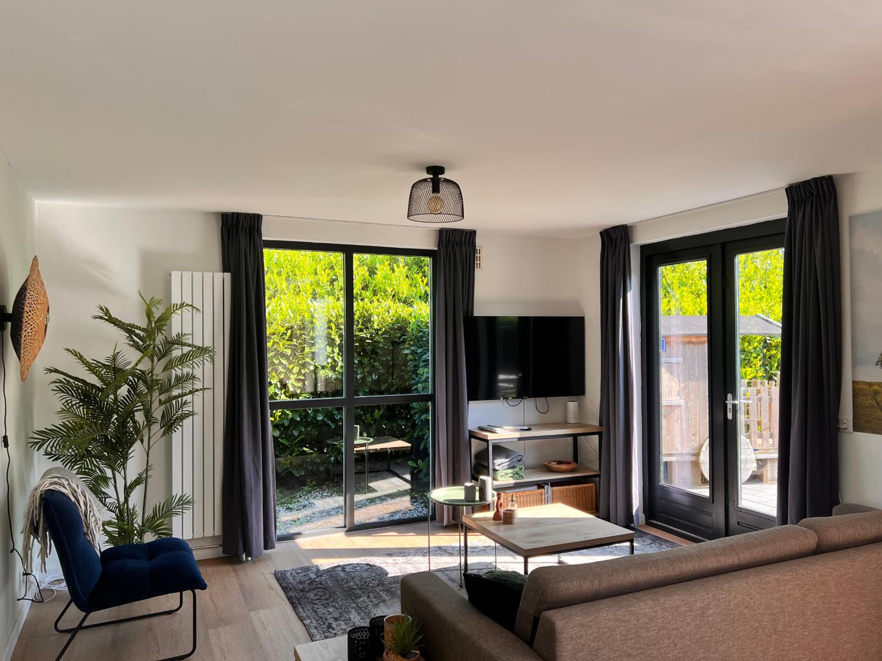 Vrijstaande 6 persoons Bungalow hottub en pizzaoven op vakantiepark view 4