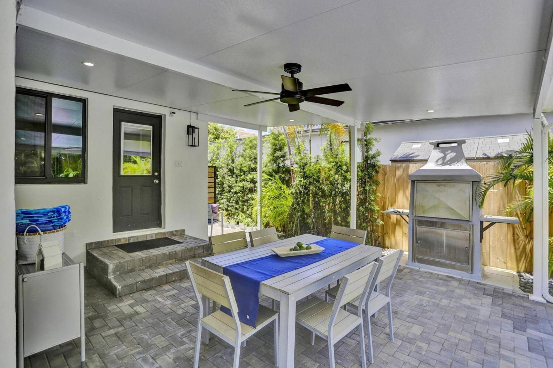 Casa Coral with Pool Charcoal BBQ area