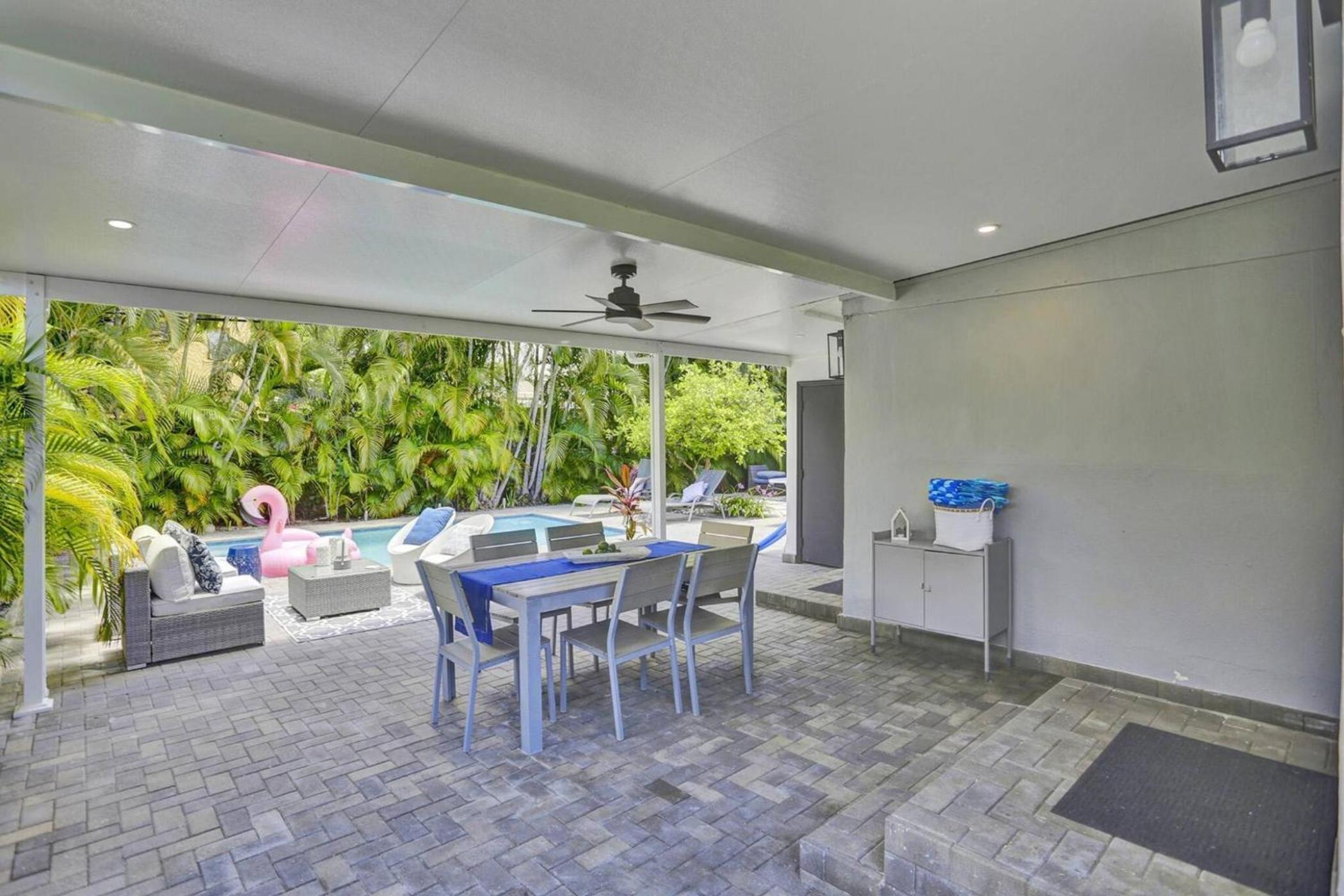 Casa Coral with Pool Charcoal BBQ area
