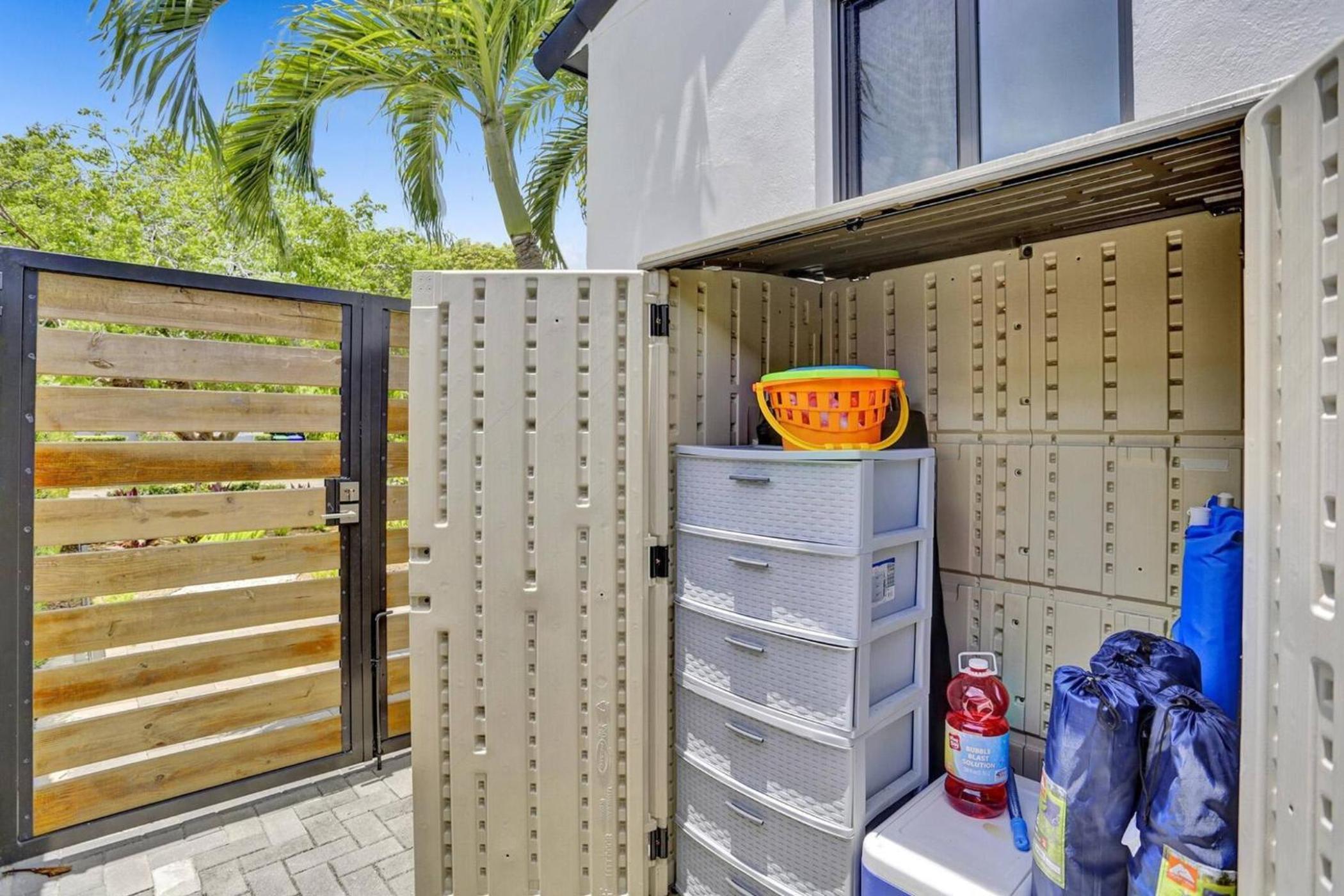 Casa Coral with Pool Charcoal BBQ area