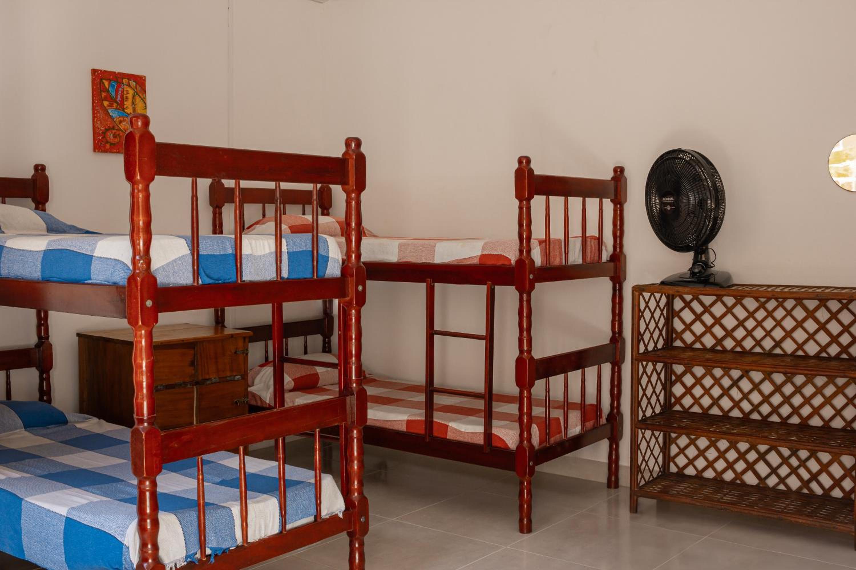 CACAU HOSTEL & SUITES