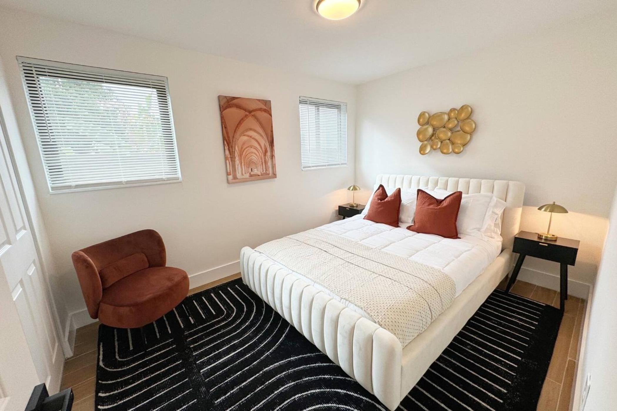 Urban Elegance: Trendy Modern Apartment in Wynwood